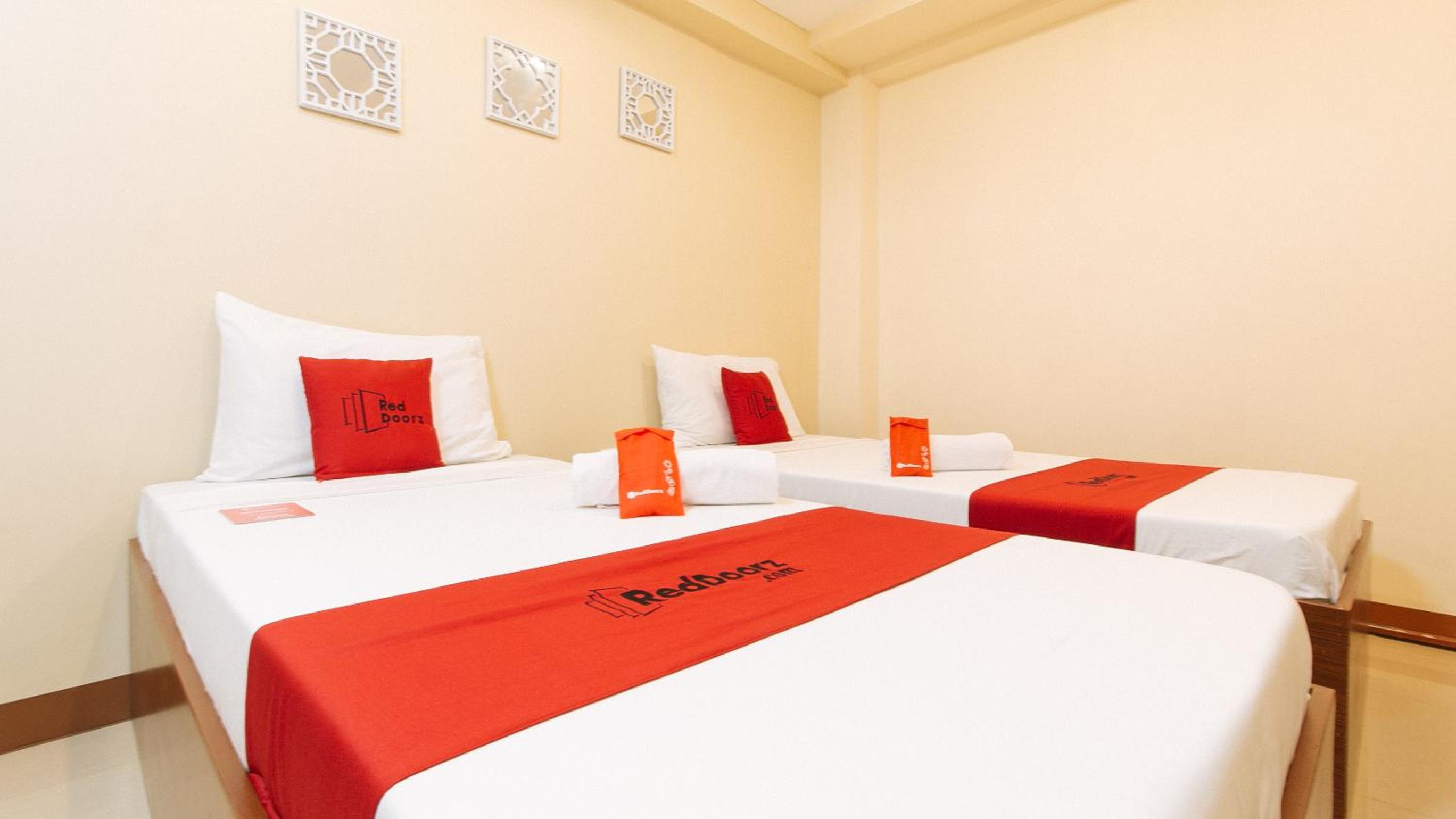 Deluxe Twin Room - Photo 8
