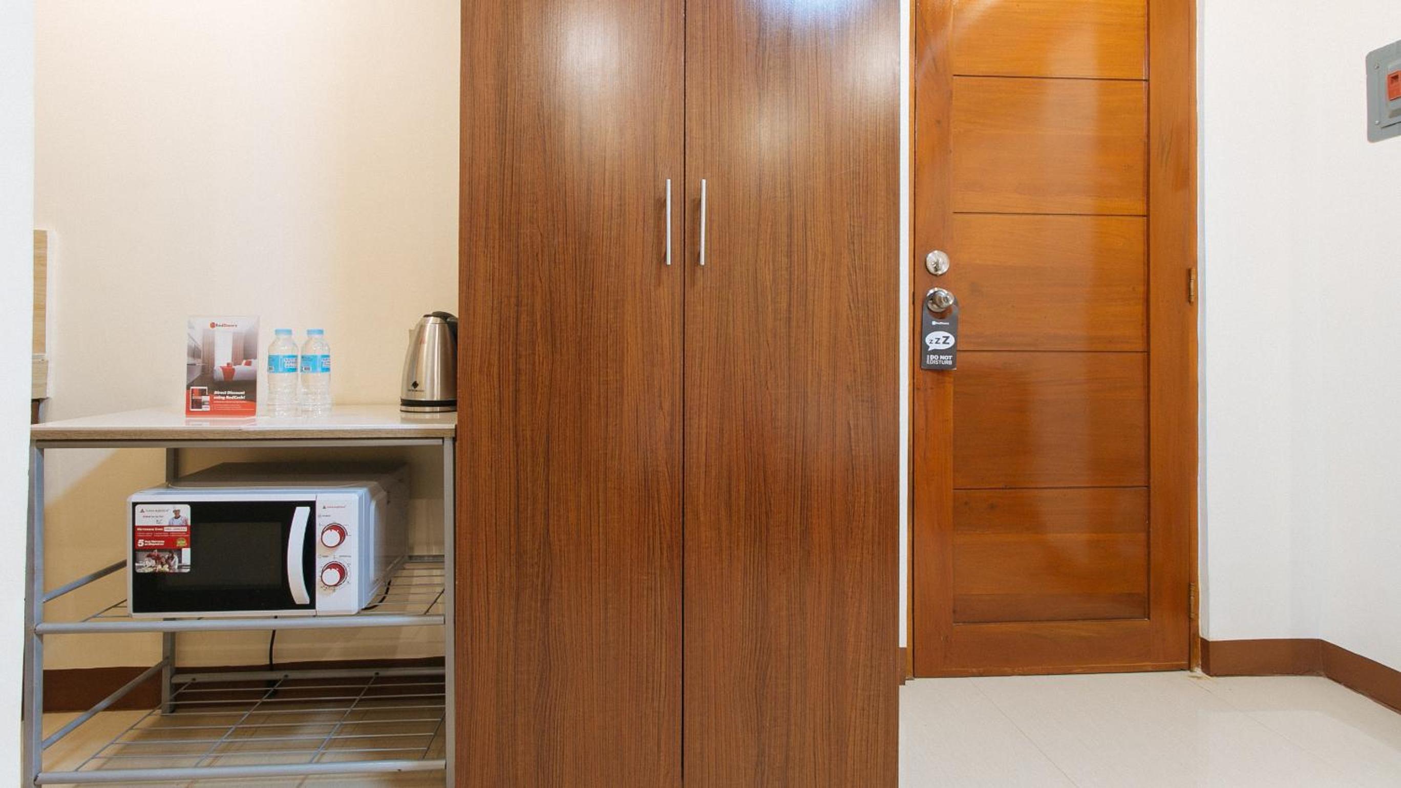 Deluxe Twin Room - Photo 13