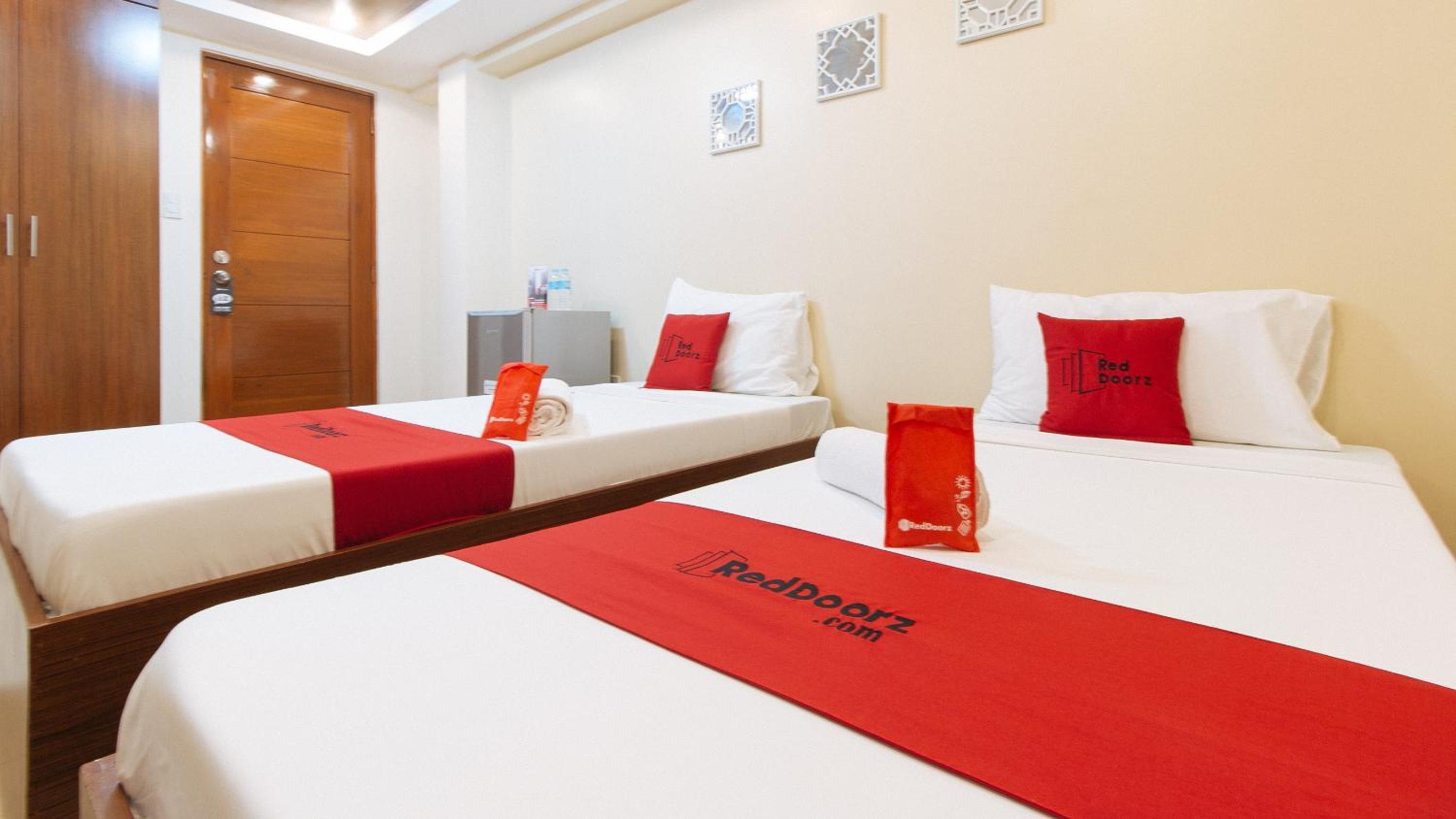Deluxe Twin Room - Photo 9