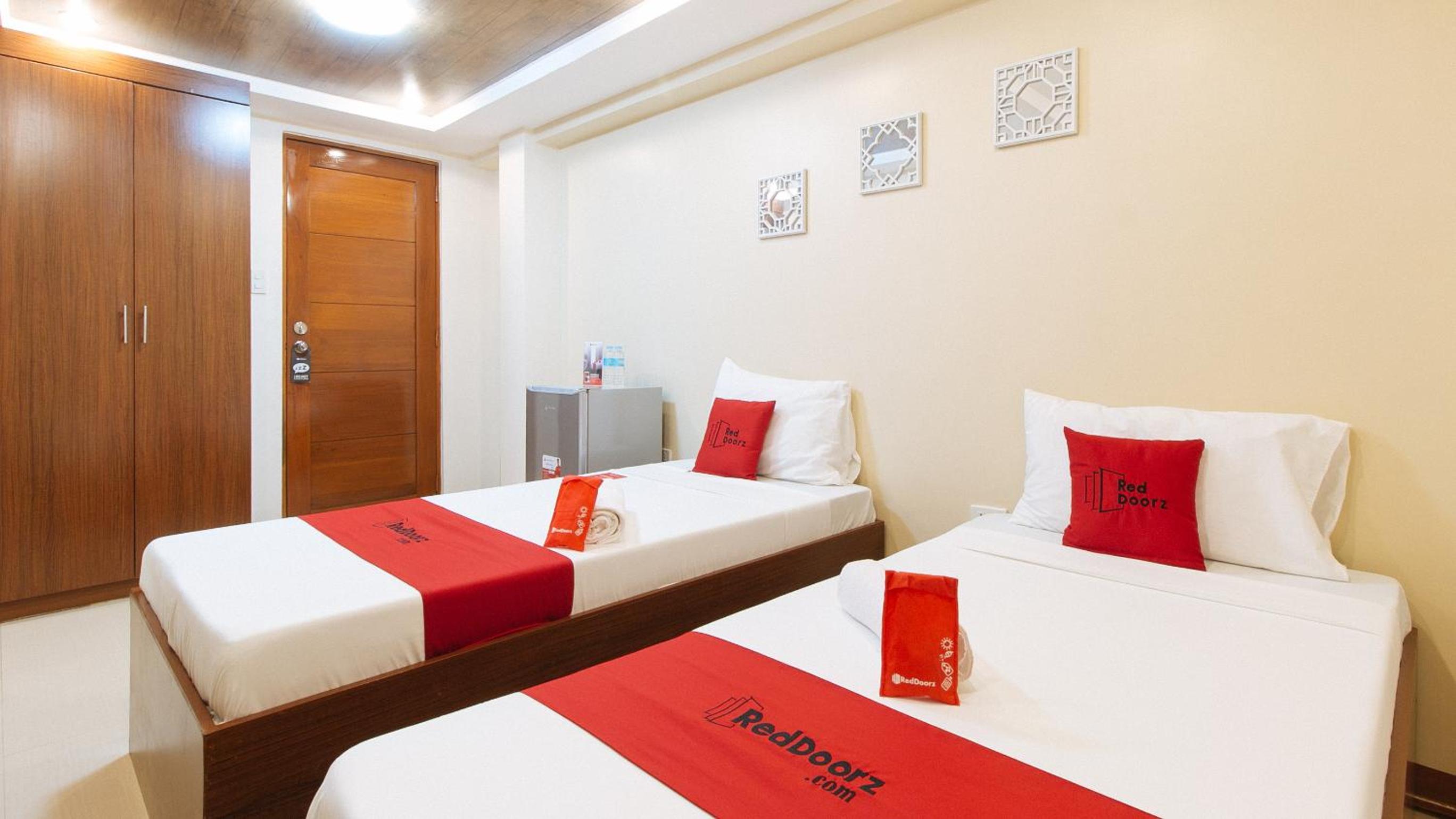 Deluxe Twin Room - Photo 10
