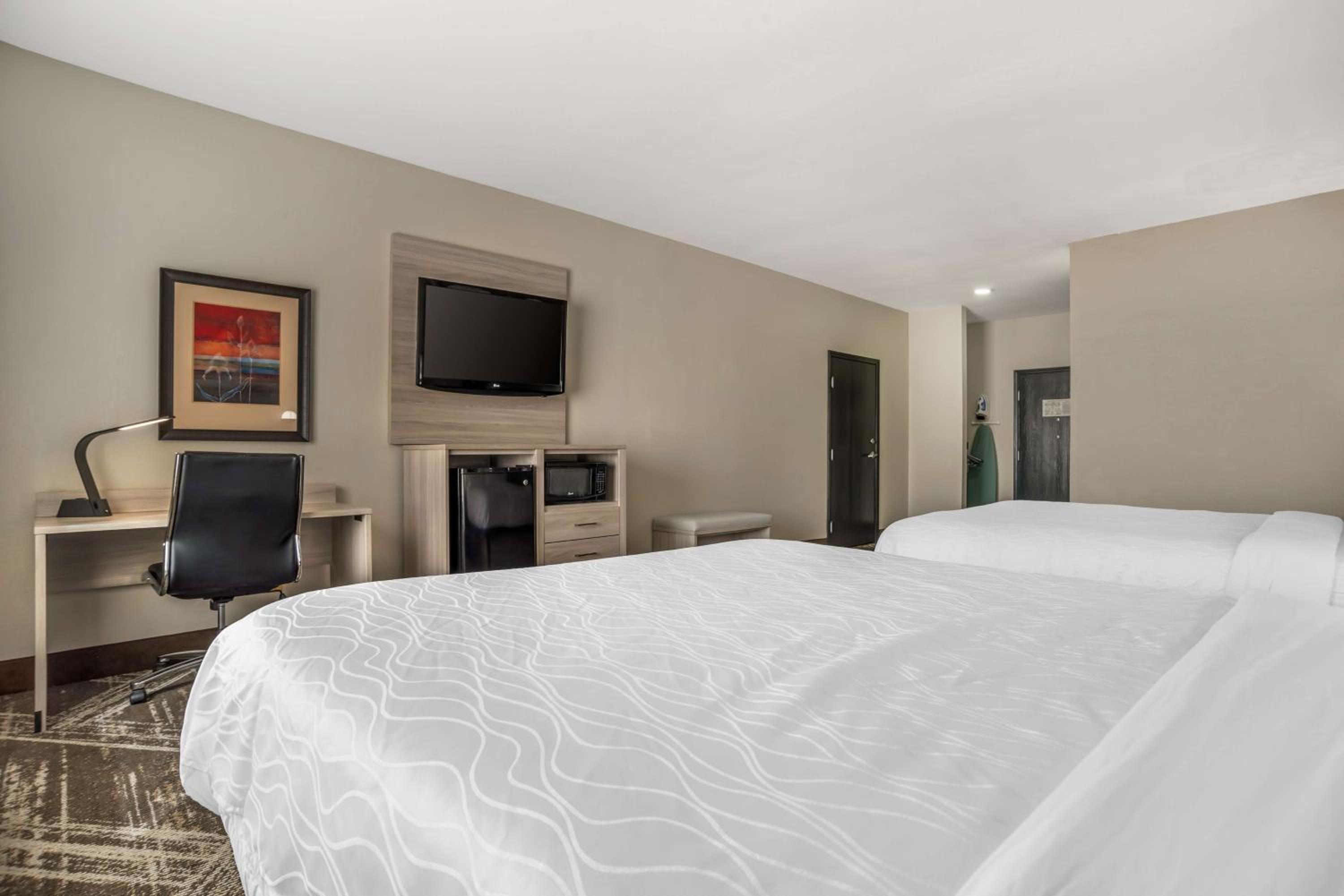 Queen Room with Two Queen Beds - Disability Access/Non-Smoking - Photo 2