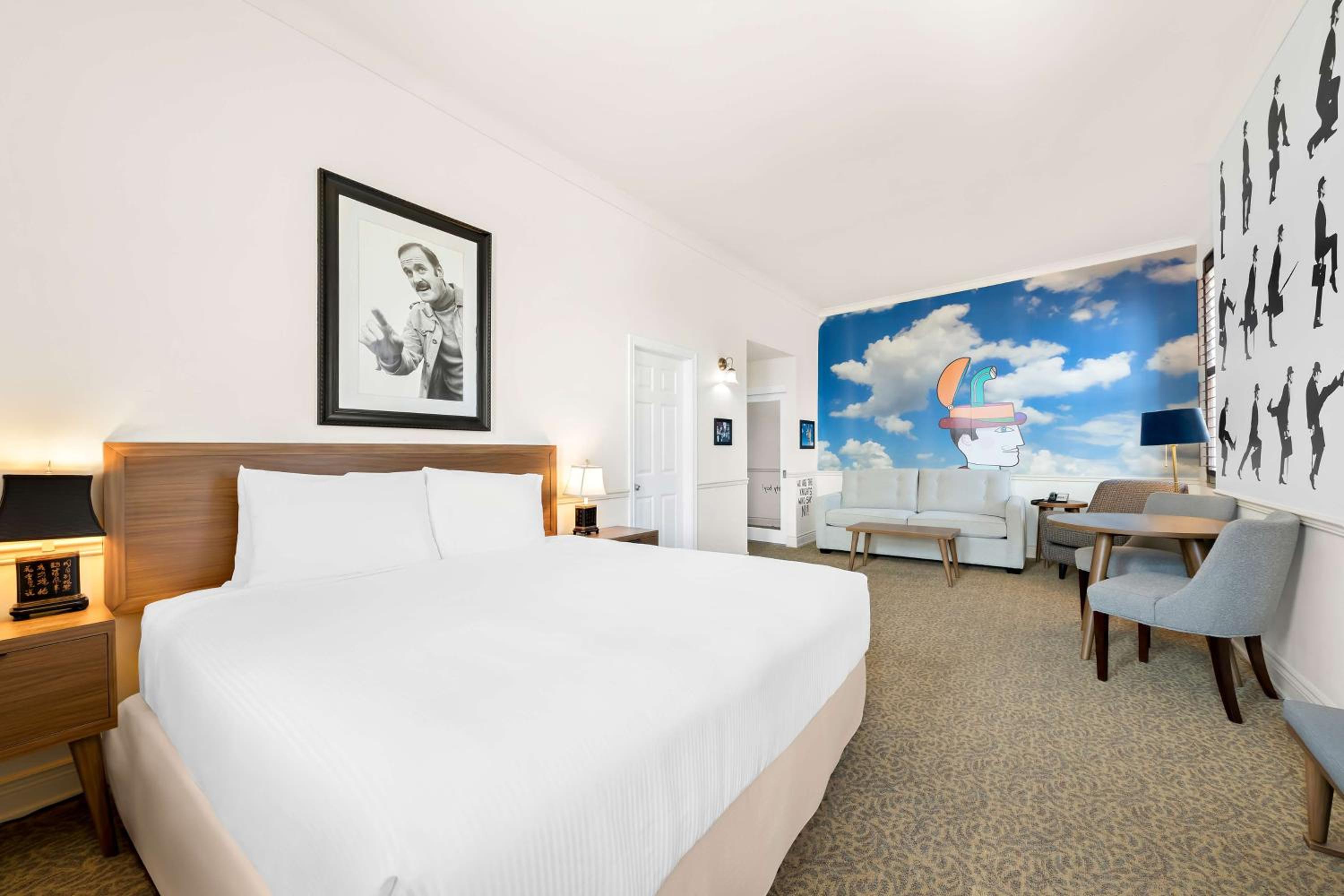 King Suite - Non-Smoking photo 1