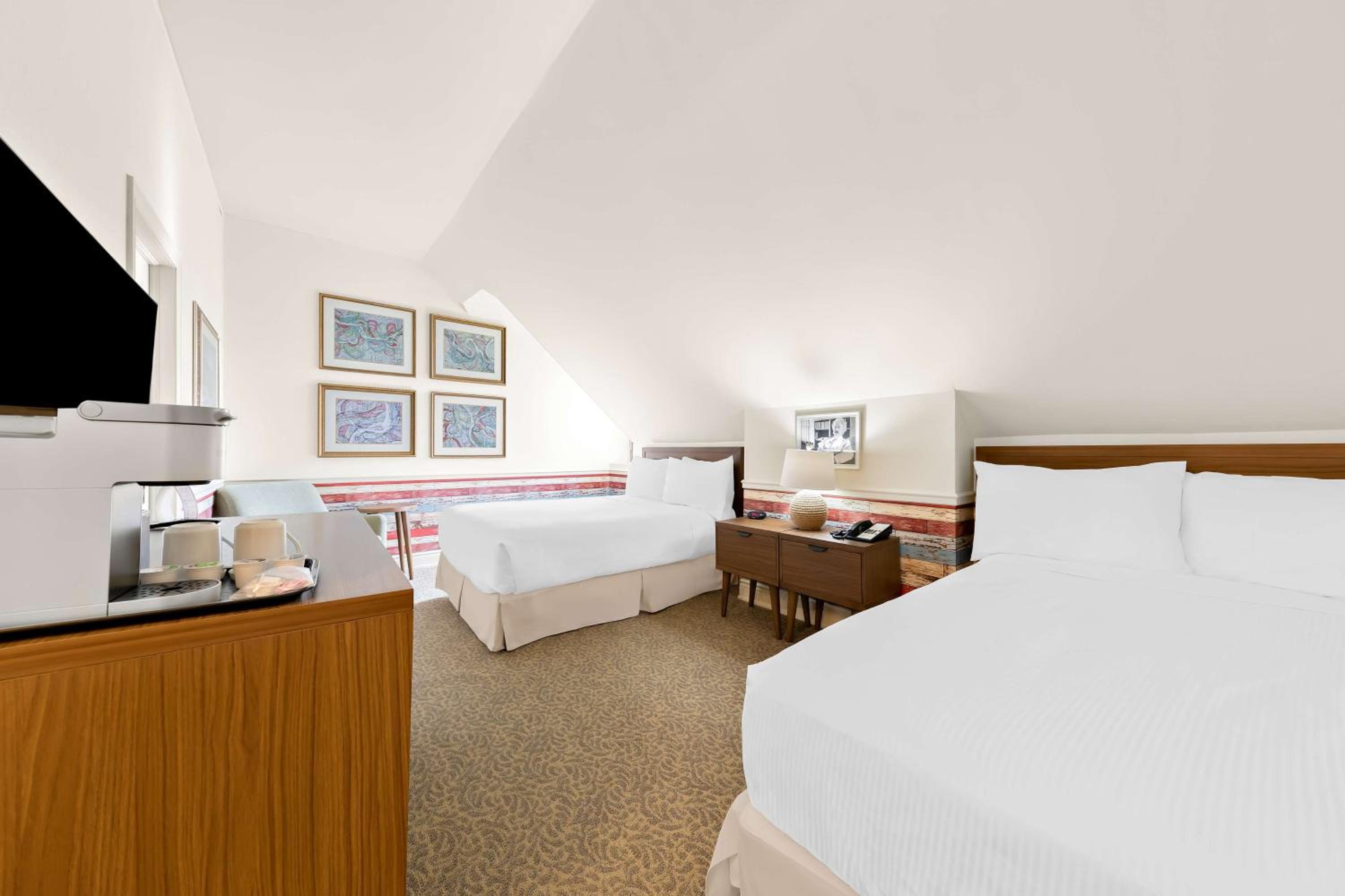 Double Room with Two Double Beds - Non-Smoking photo 1