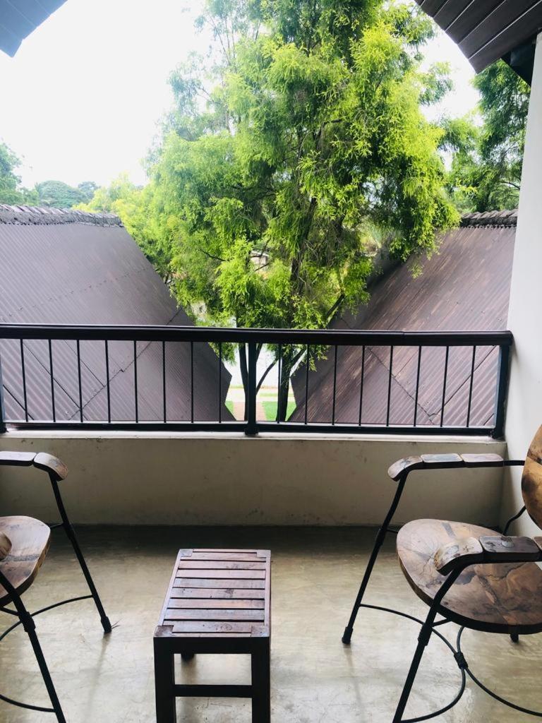 Deluxe Double Room with Balcony photo 3