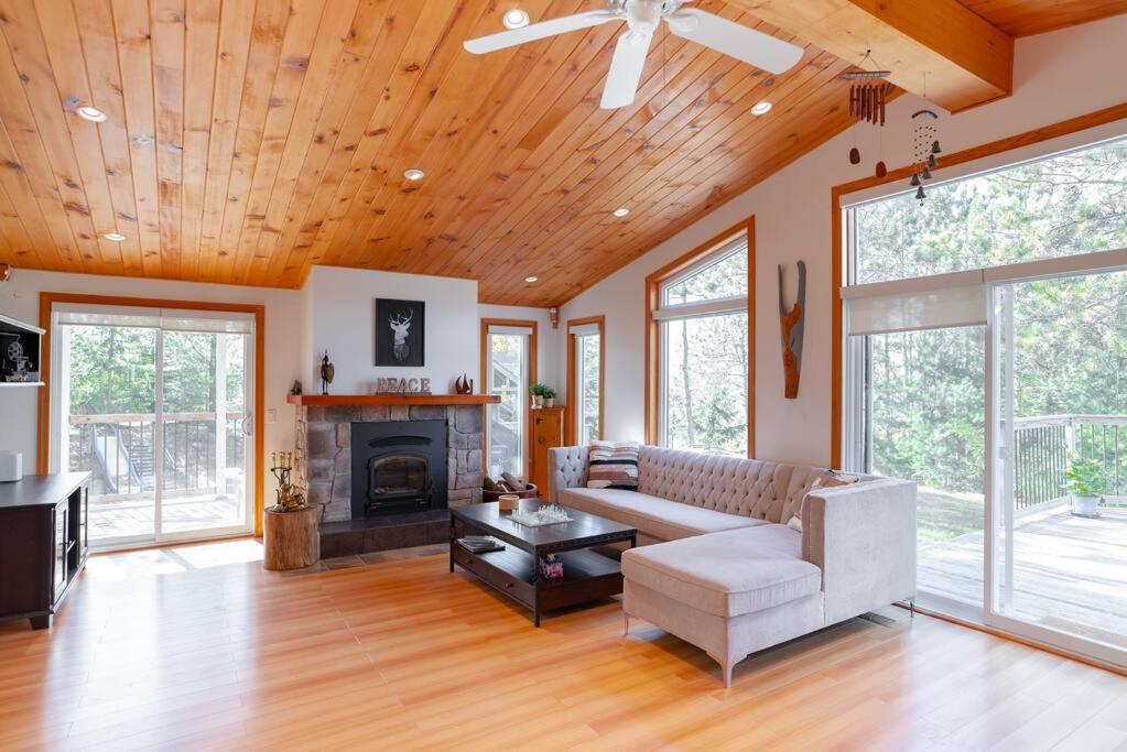 Five-Bedroom House photo 1