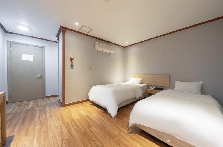 Standard Twin Room photo 1