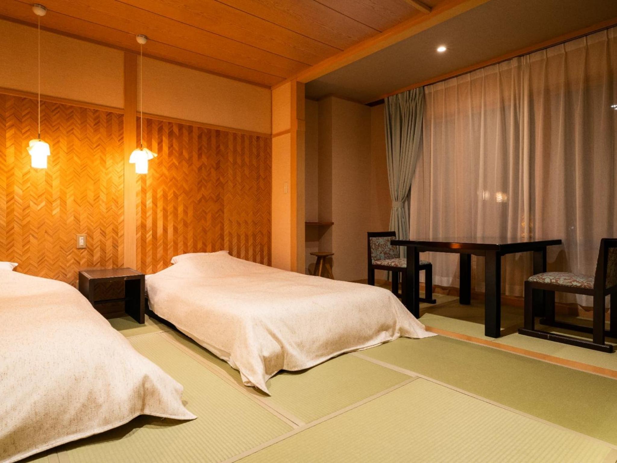 Modern Japanese Style Room with Twin Bed