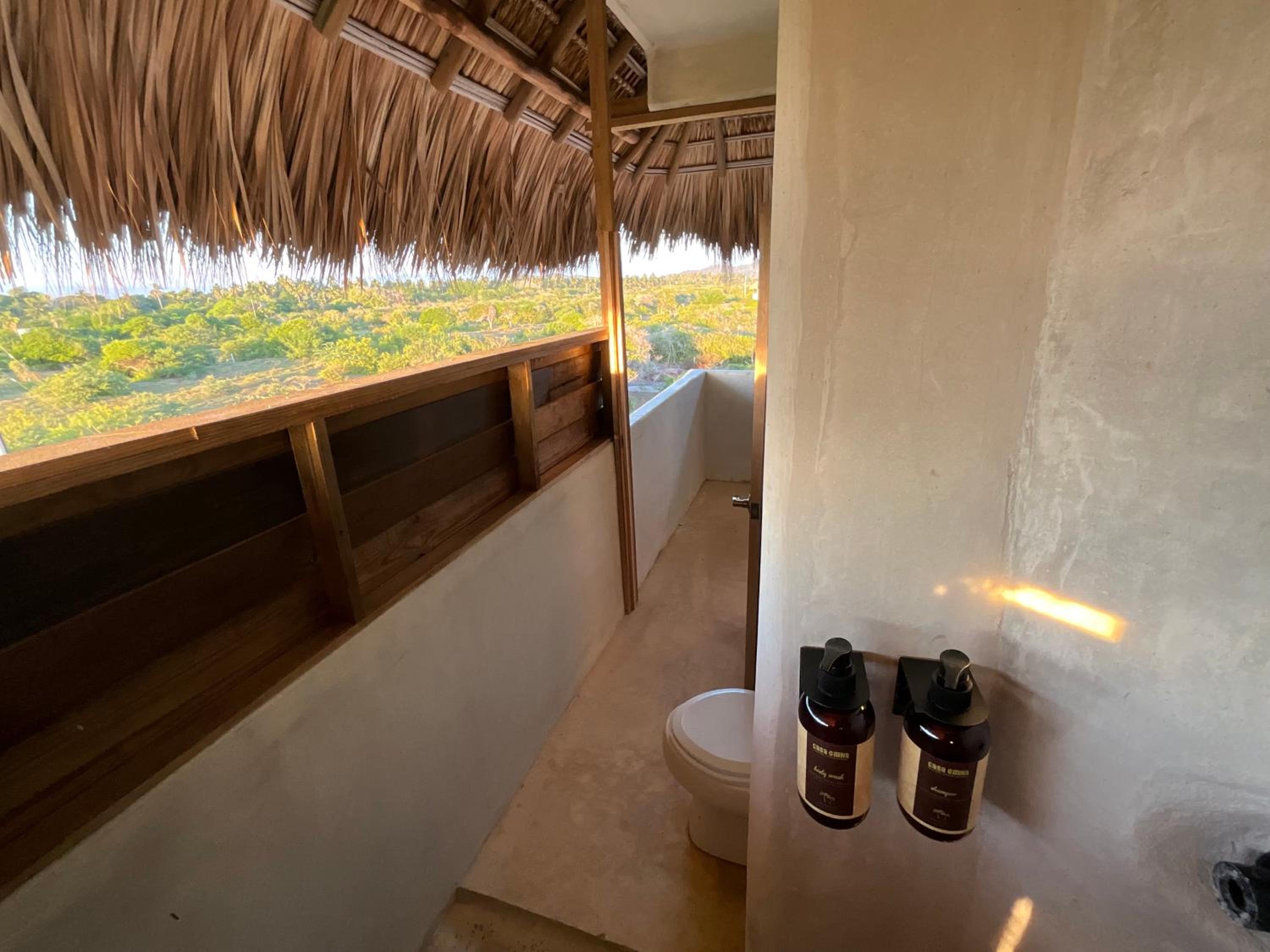 Deluxe Double Room with Side Sea View photo 2