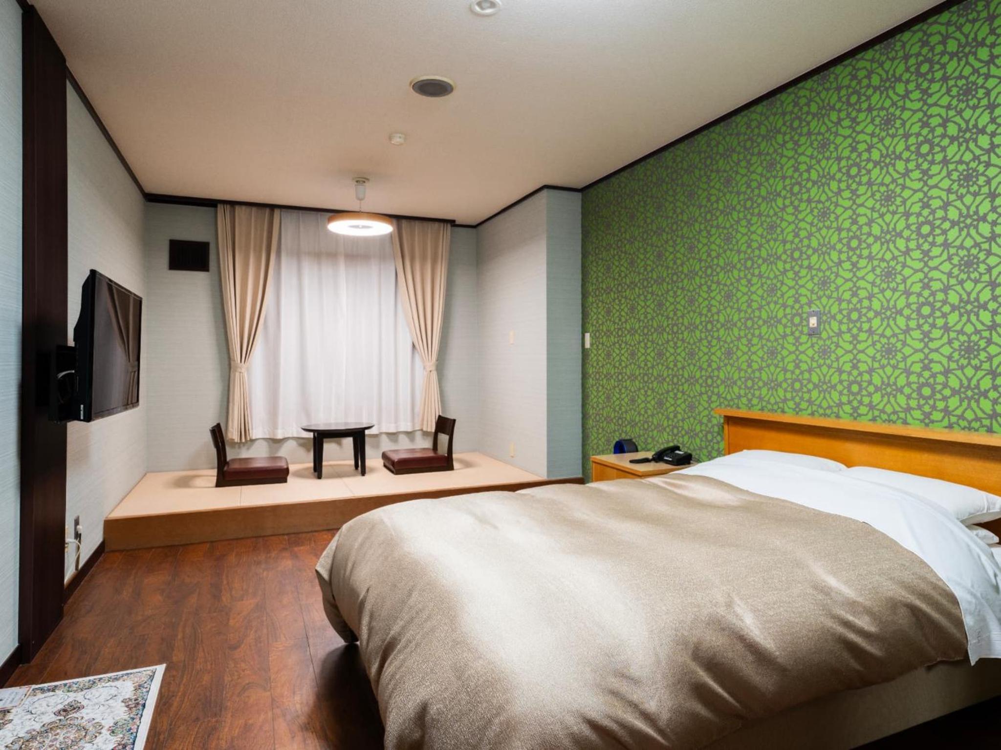  Modern Japanese Style Room with Double Bed