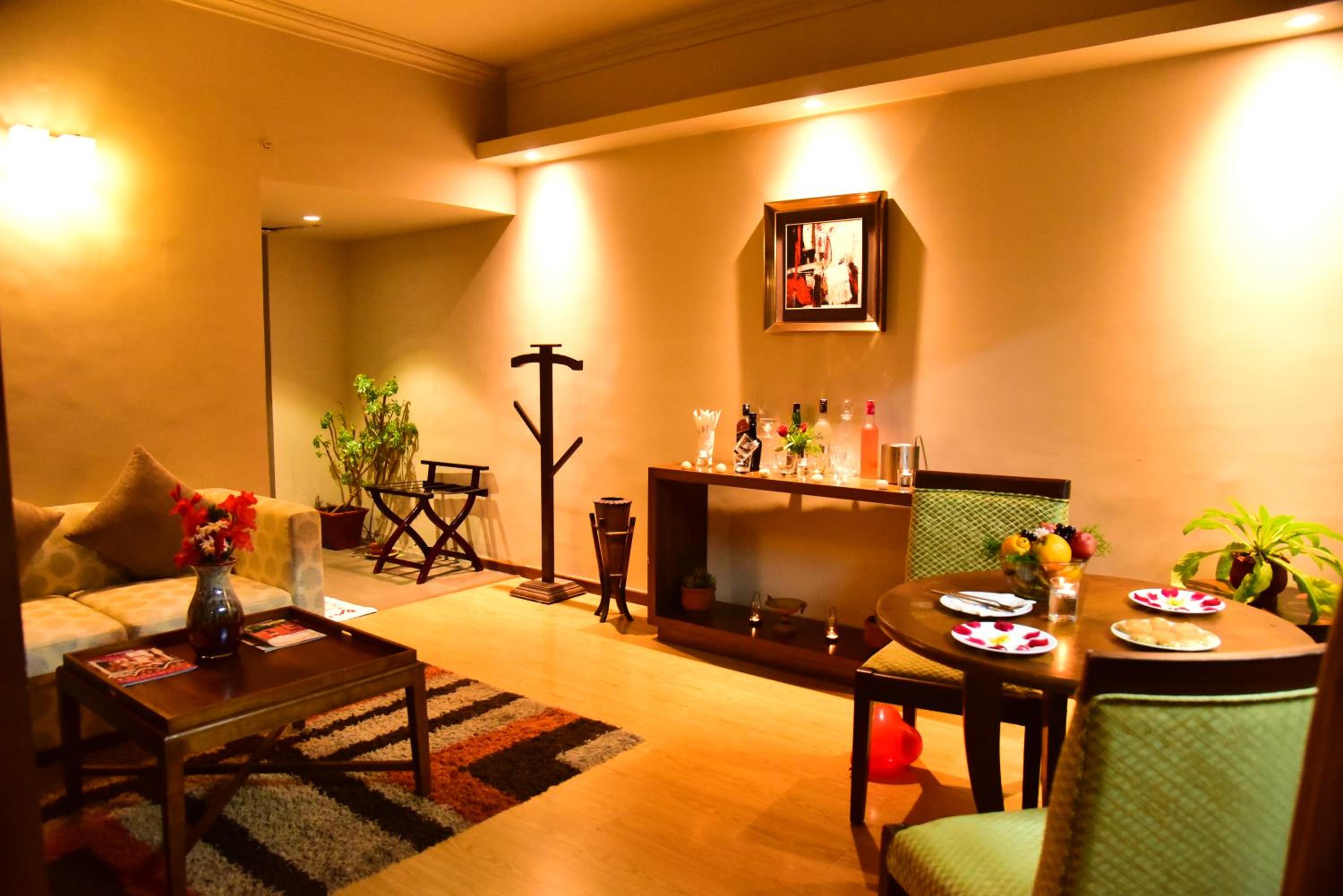 Suite with Terrace - Photo 3