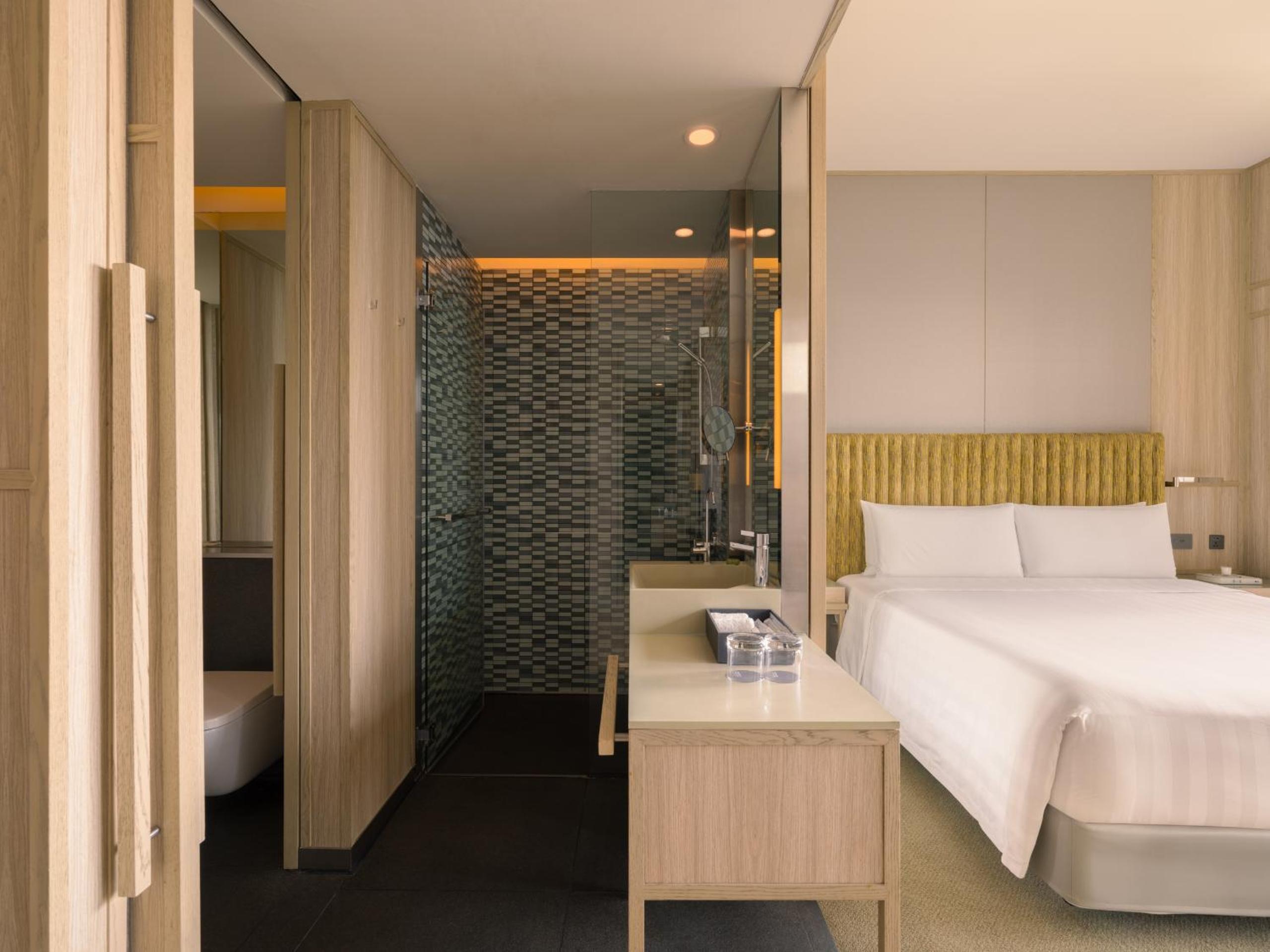 Collection Club Club with One Twin Bed and 2 Adults Occupancy (Non Smoking) thumbnail 5