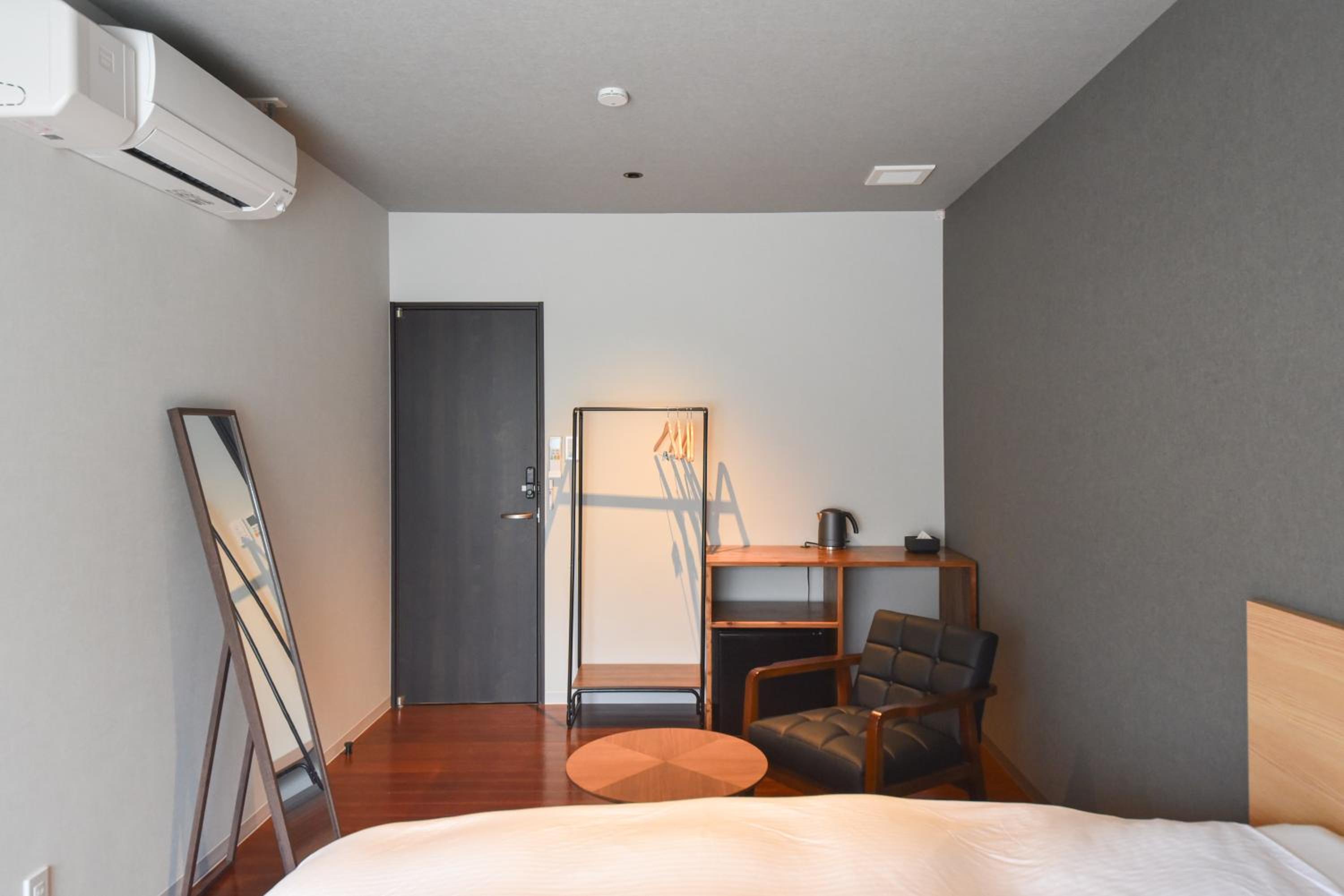 Twin Room with Private External Bathroom photo 3