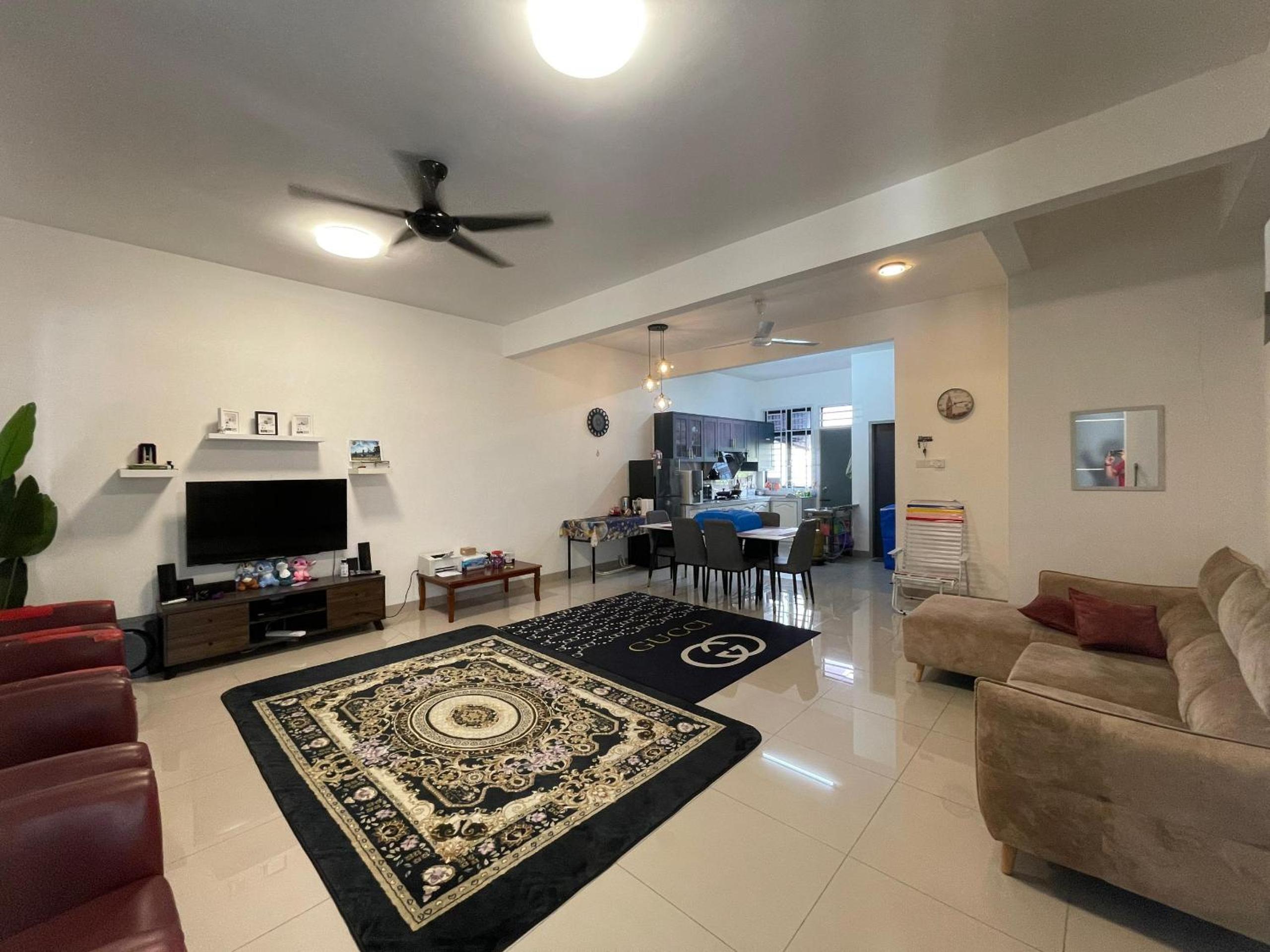 Four-Bedroom House photo 2
