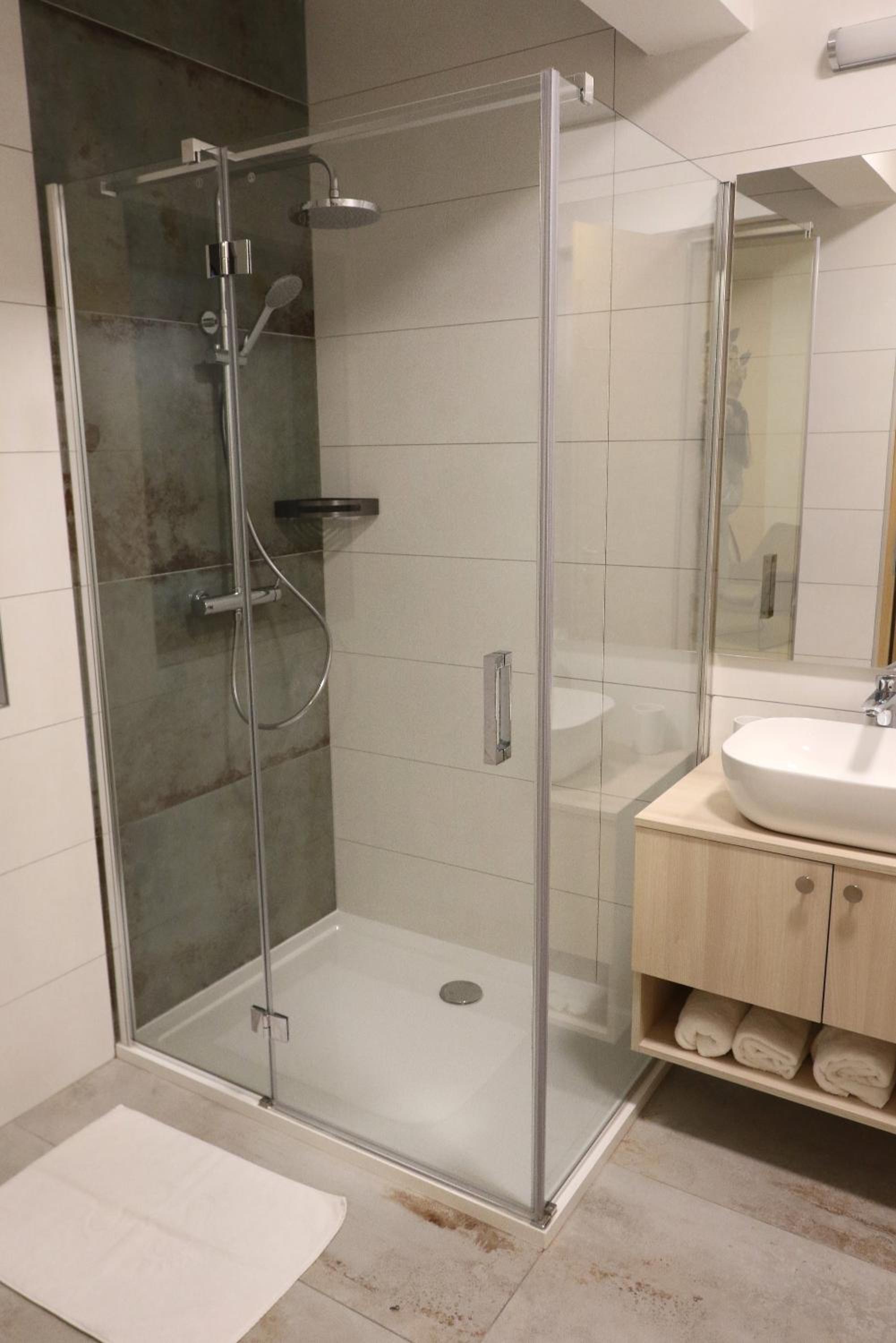 Deluxe Double Room with Bath photo 2