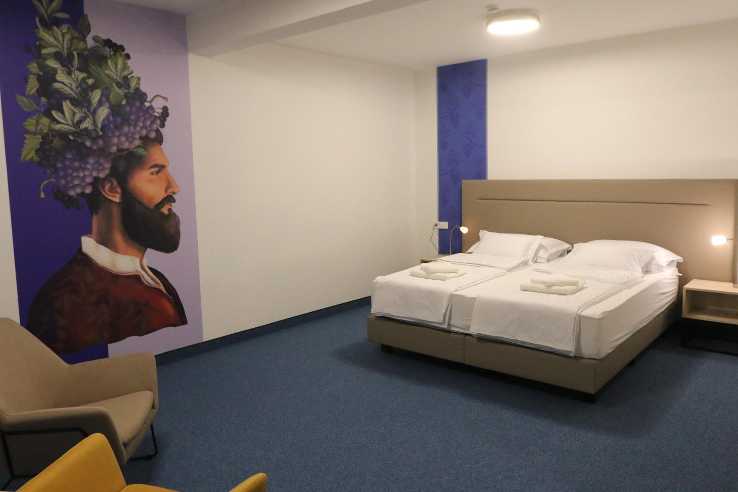Deluxe Double Room with Bath photo 3