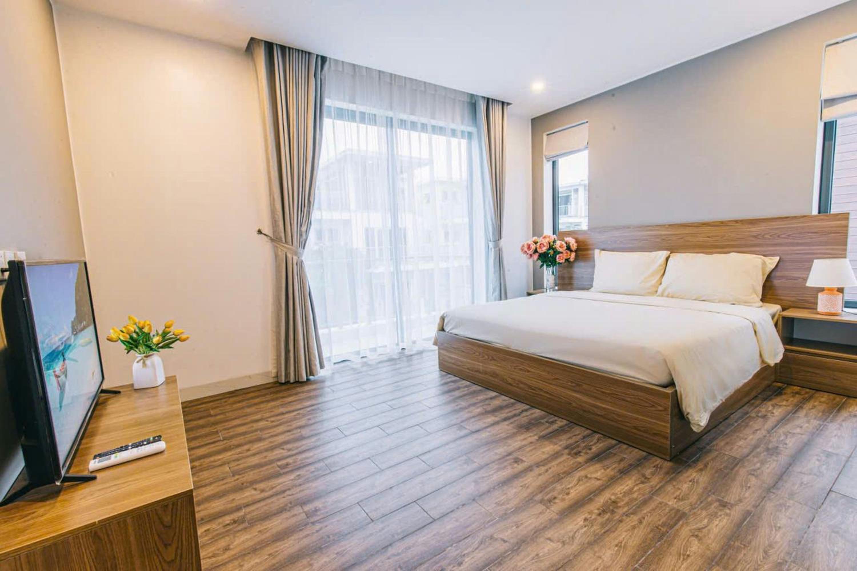 Queen Room with Pool View photo 2