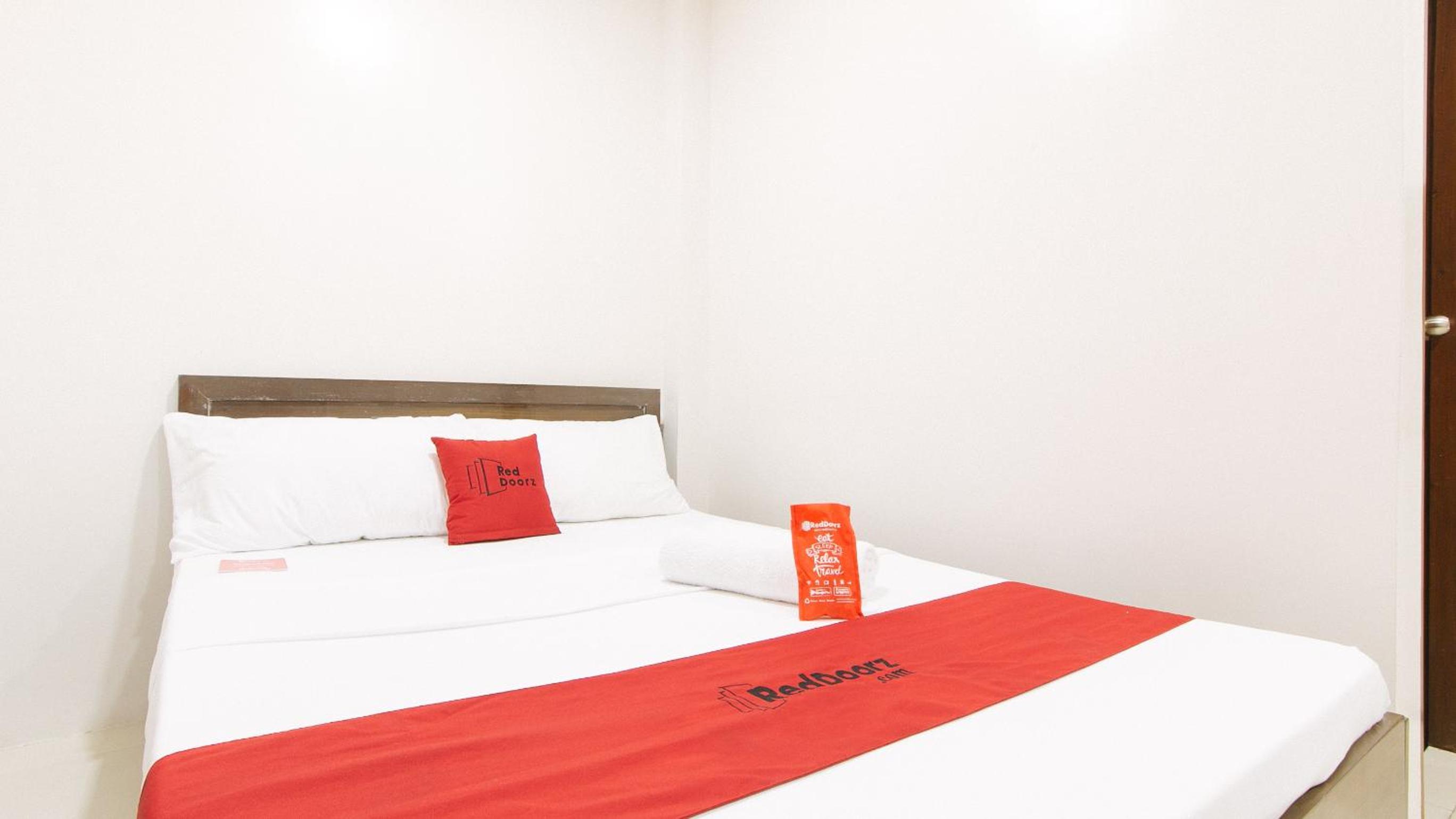 Deluxe Room - Photo 18