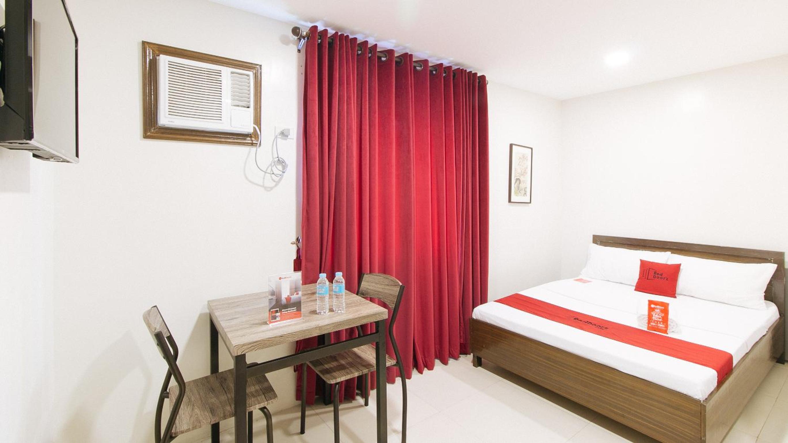 Deluxe Room - Photo 19