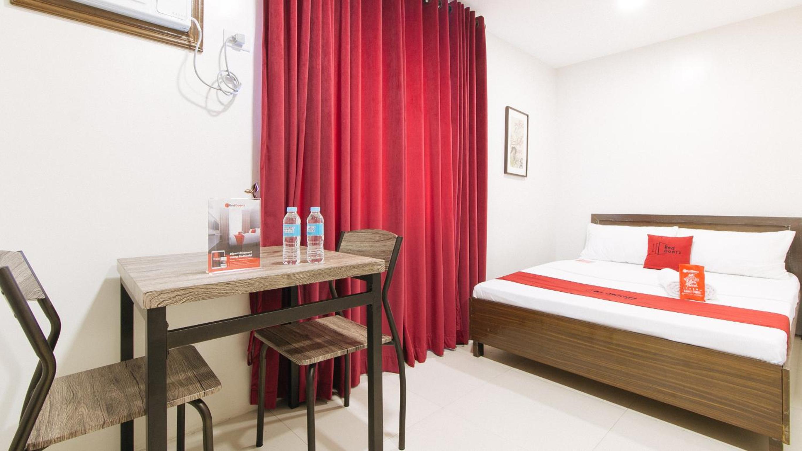 Deluxe Room - Photo 14