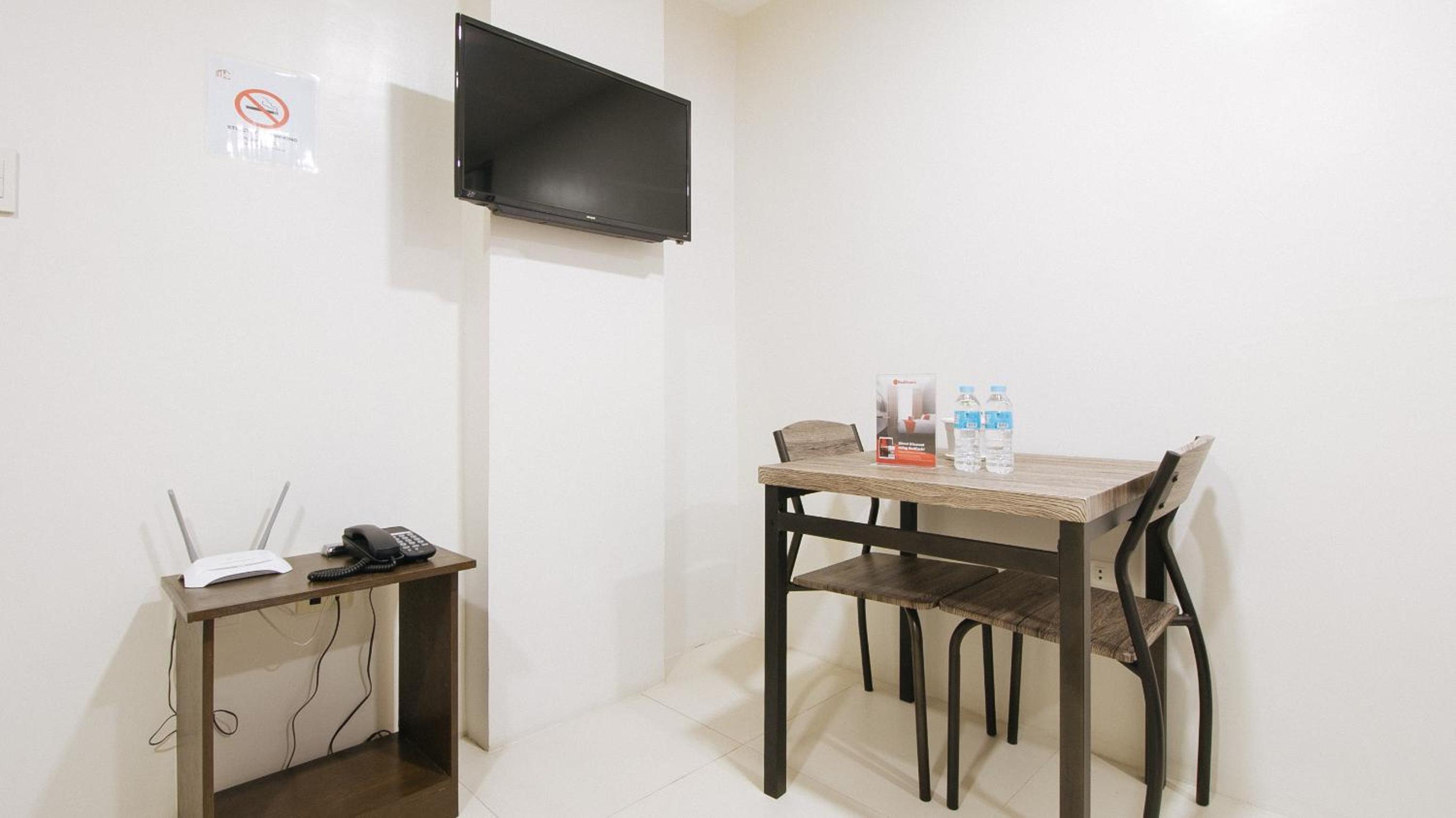 Executive Suite - Photo 9