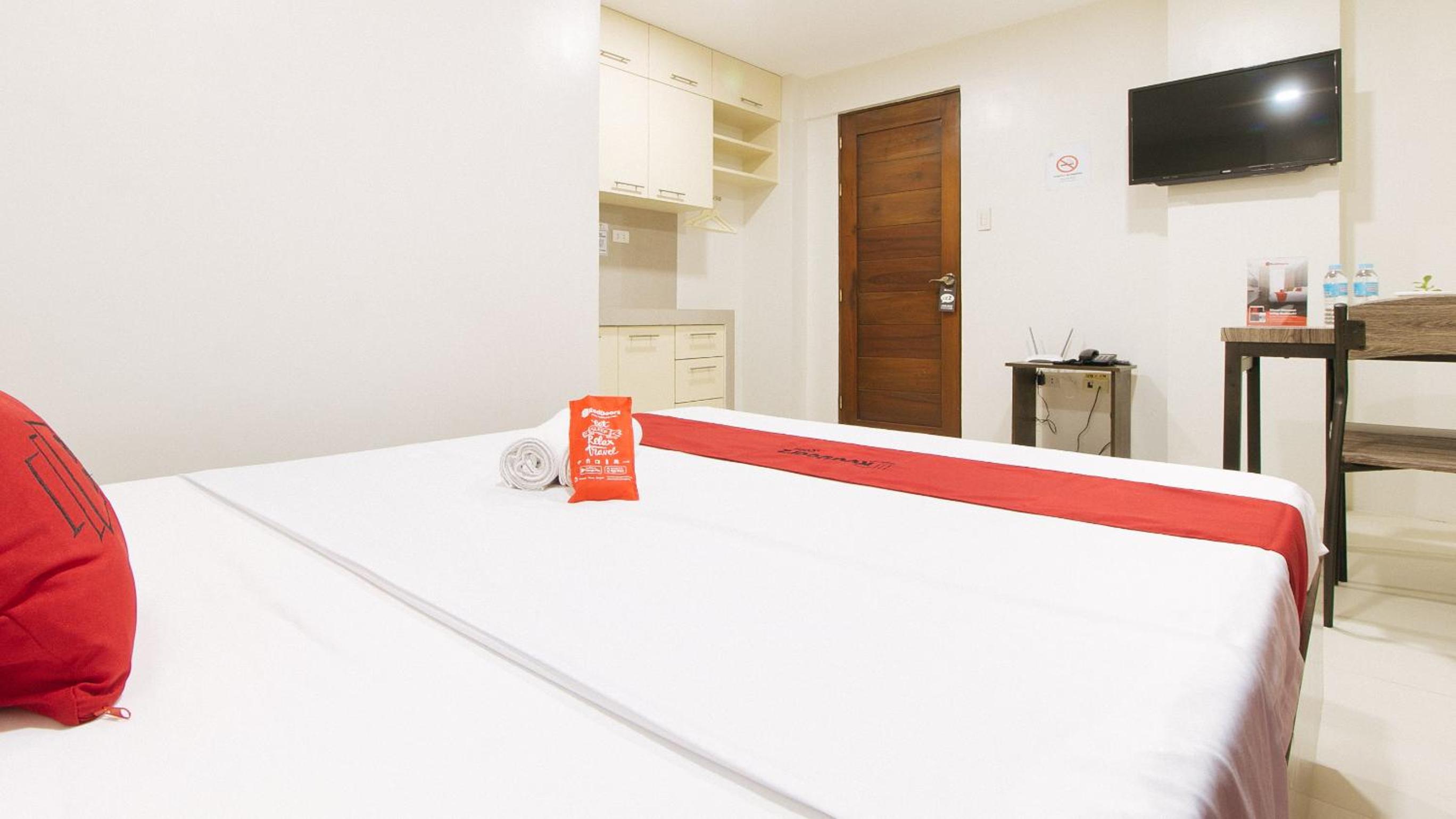 Executive Suite - Photo 7