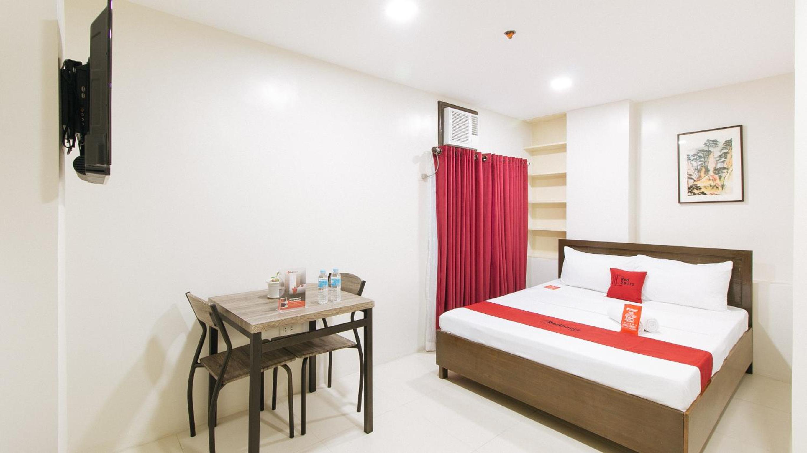 Executive Suite - Photo 5