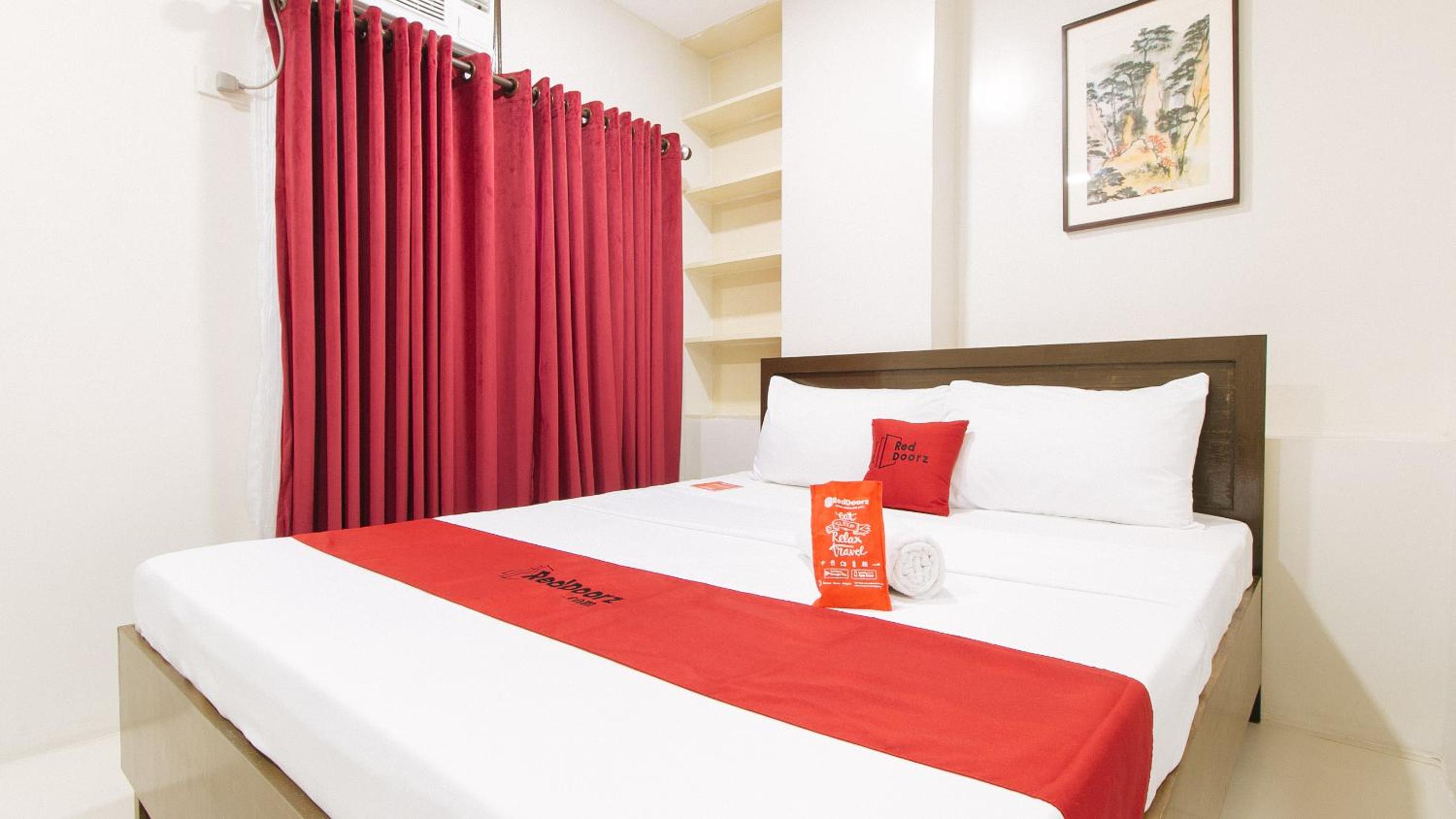 Executive Suite - Photo 4