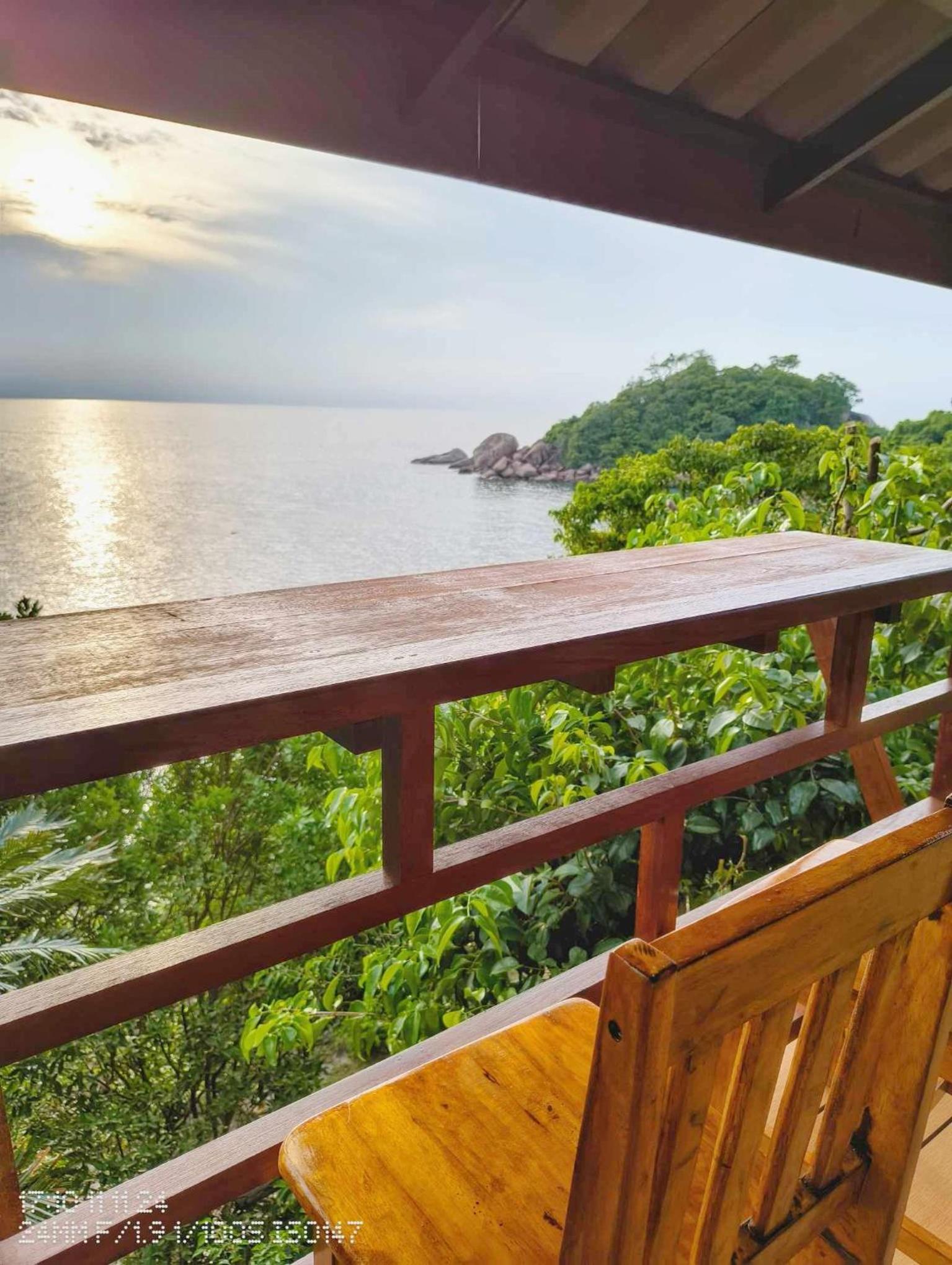 Deluxe Triple Room with Sea View - Photo 10