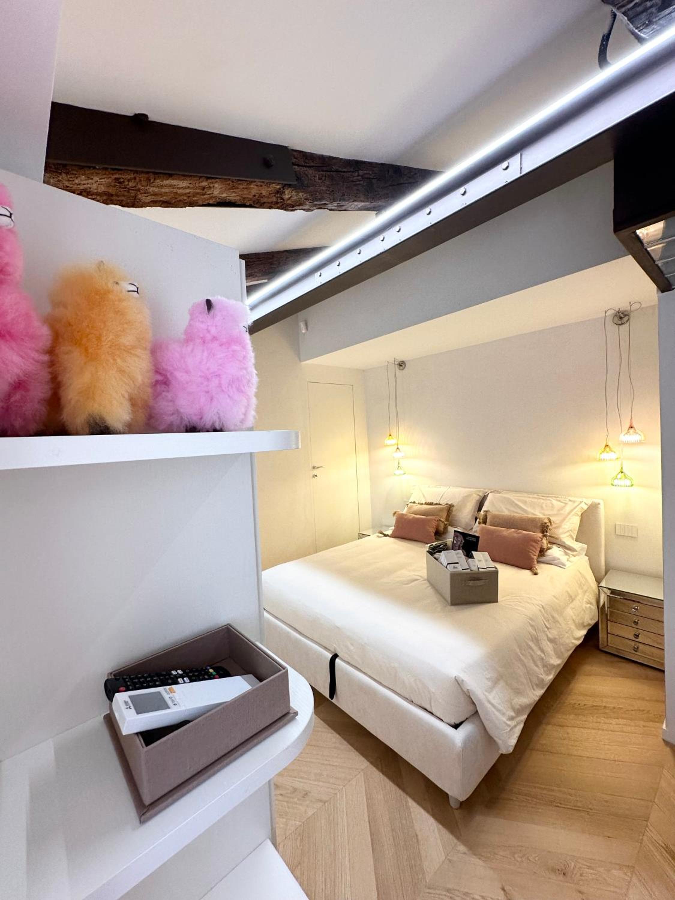Three-Bedroom Apartment - High Floor photo 2
