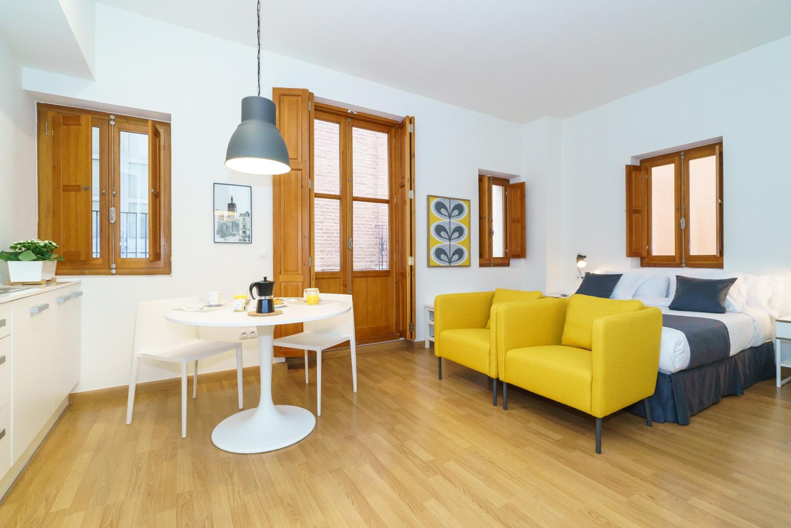 Estudio con Balcón (2 Adultos)