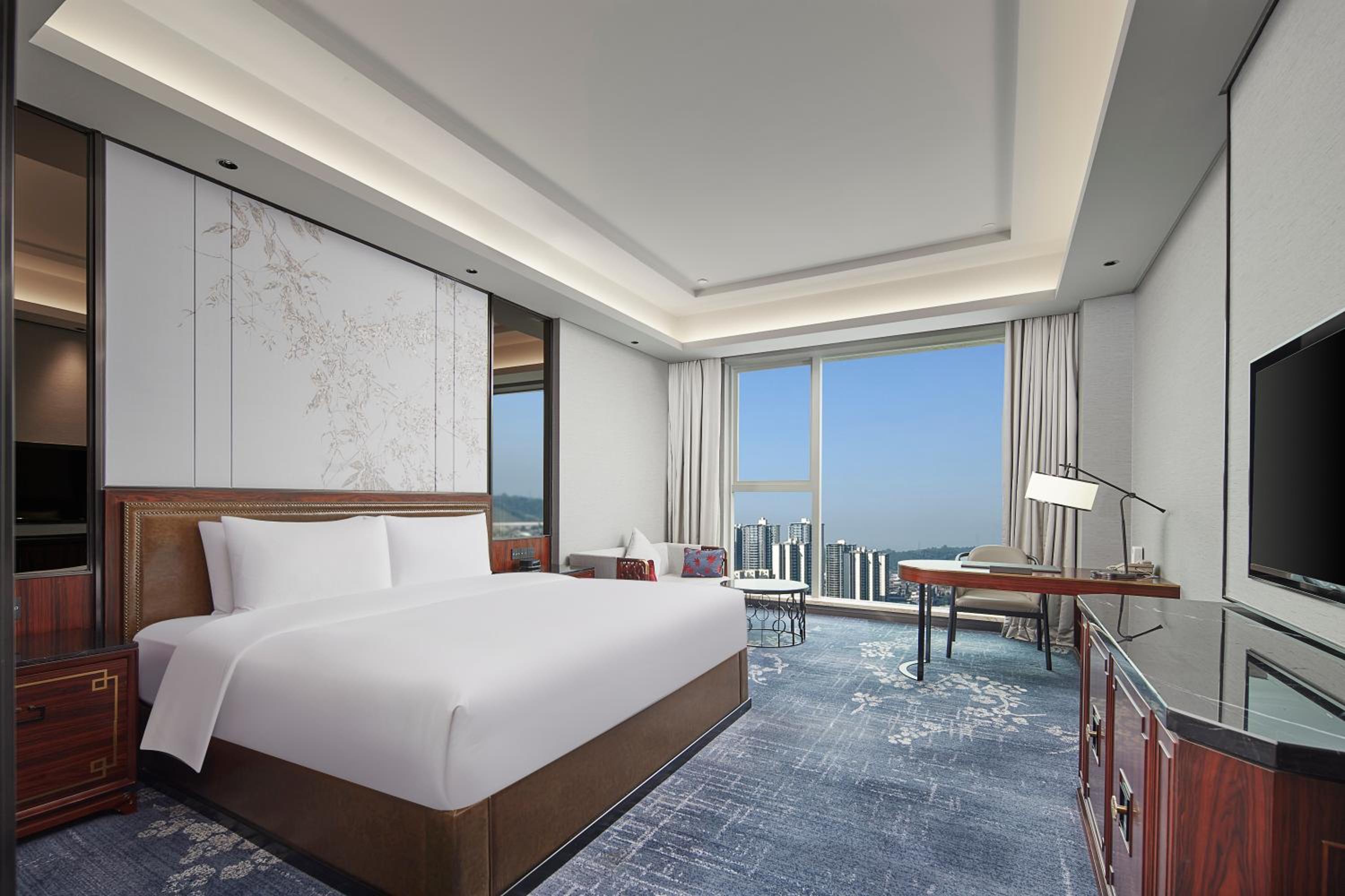 Standard King Room With Lounge Access