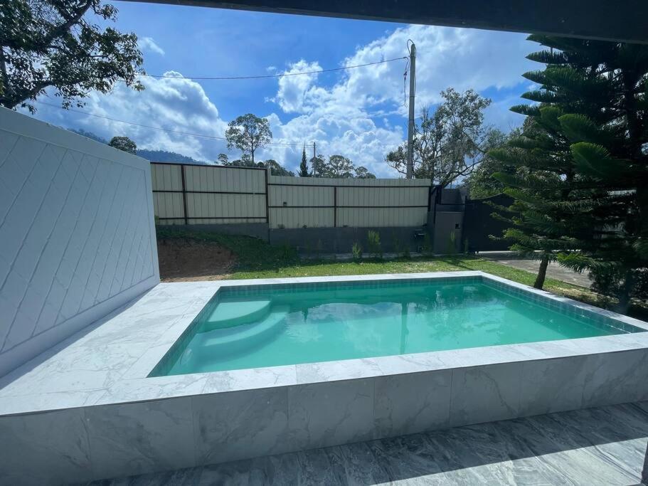 Three-Bedroom House photo 1