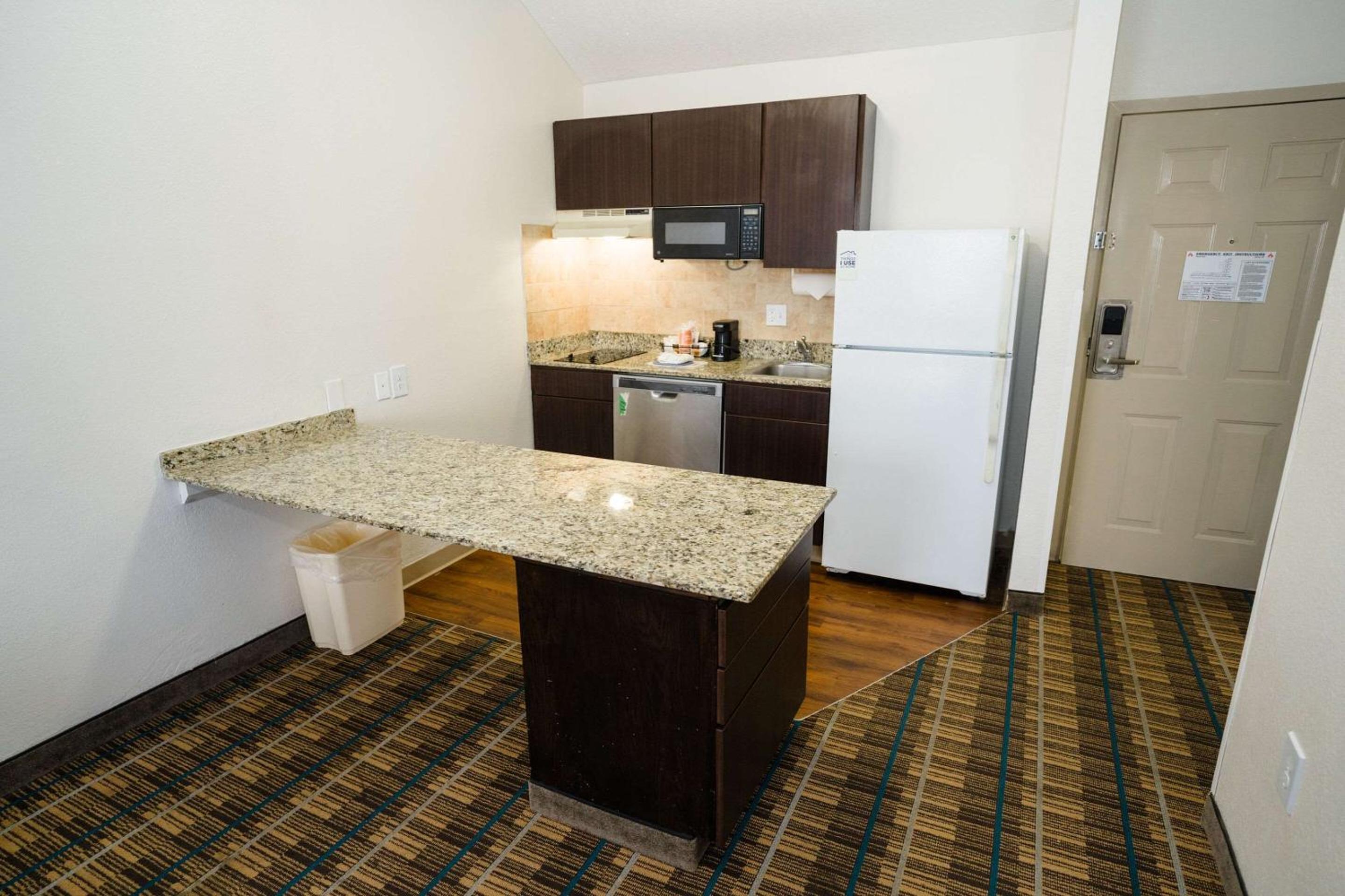 Double Suite with Two Double Beds - Non-Smoking - Photo 13