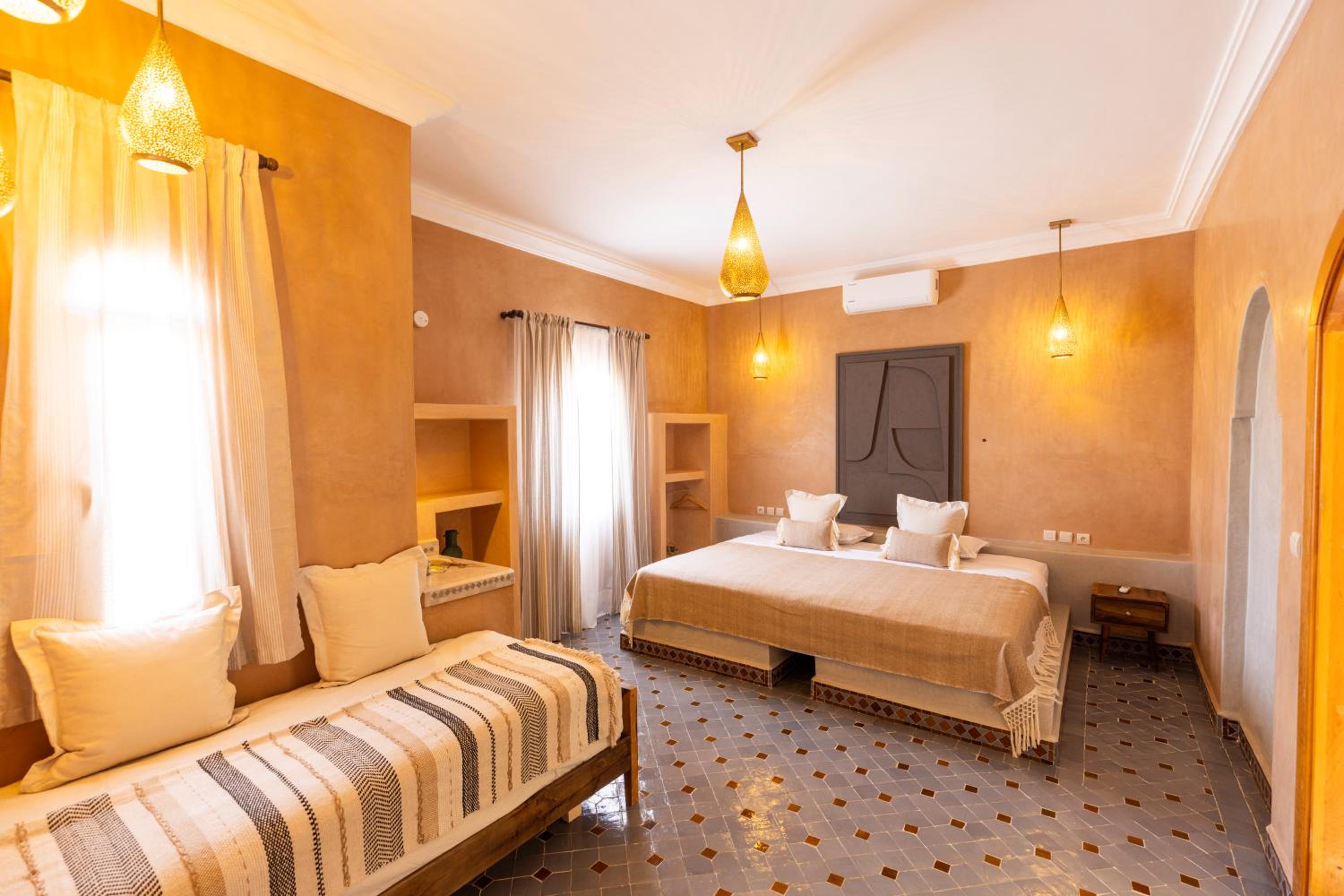 Deluxe Double or Twin Room photo 2