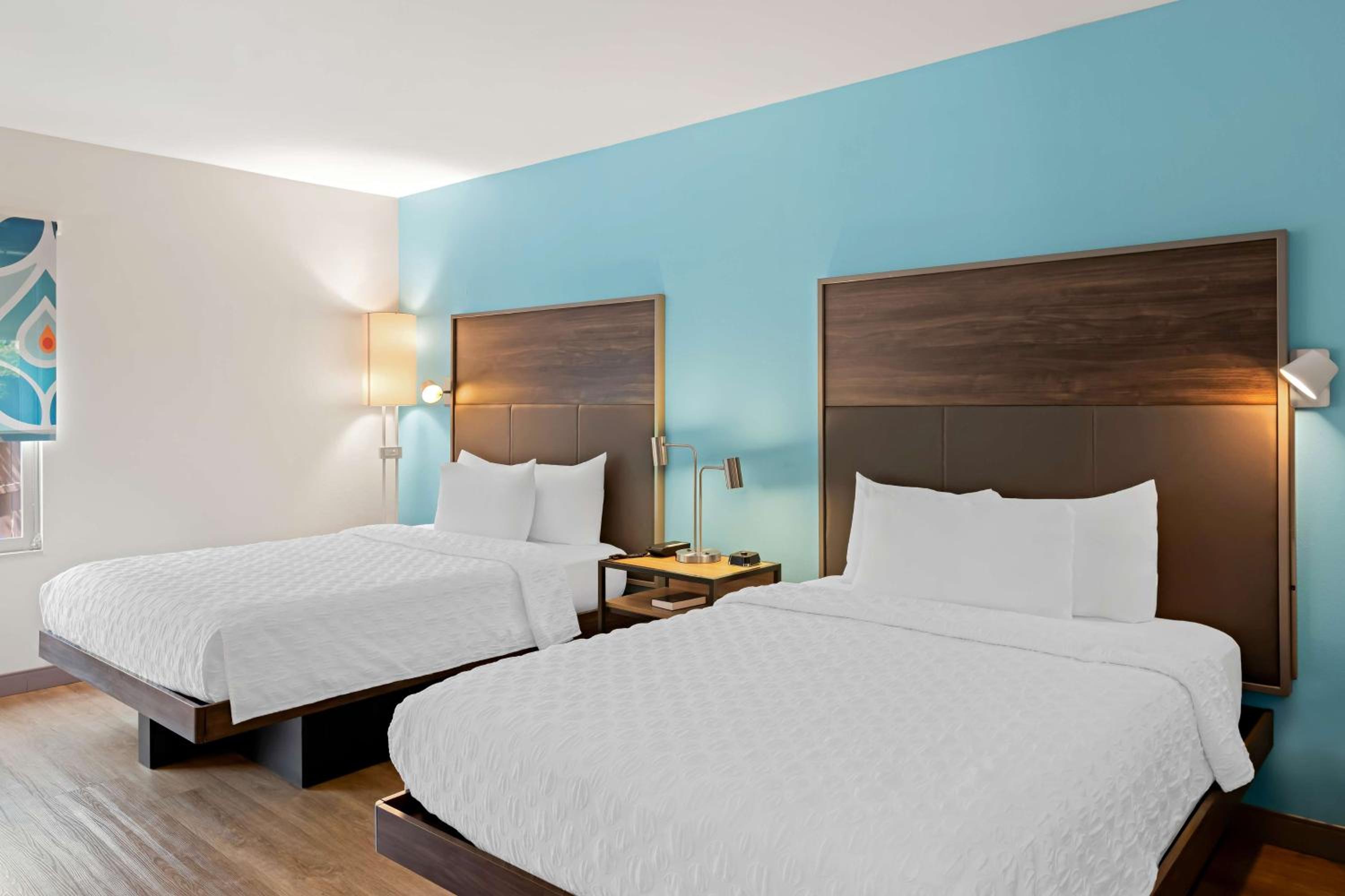 Queen Room with Two Queen Beds - Mobility Access - Photo 4