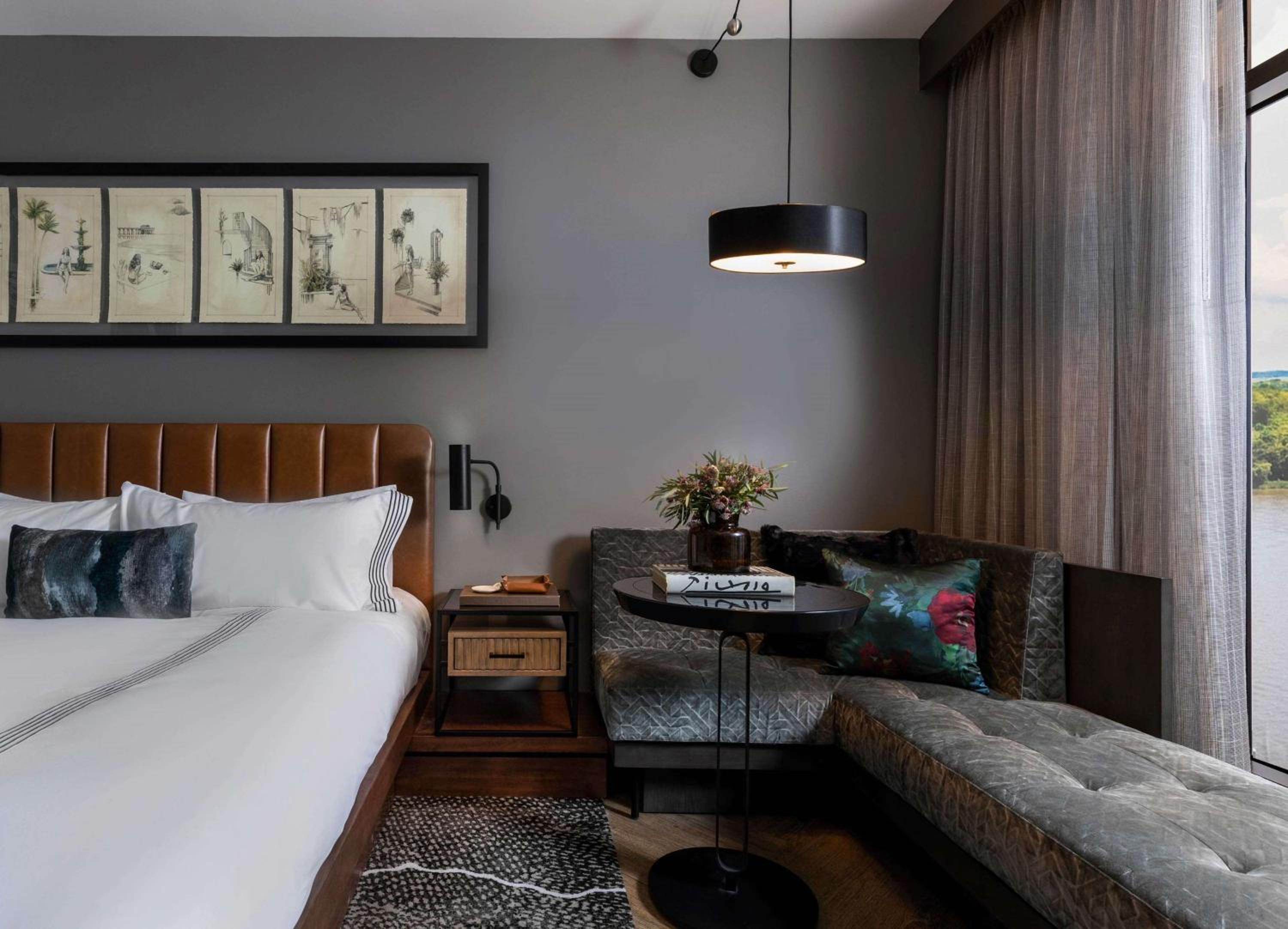Corner King Room - Riverfront - Photo 6