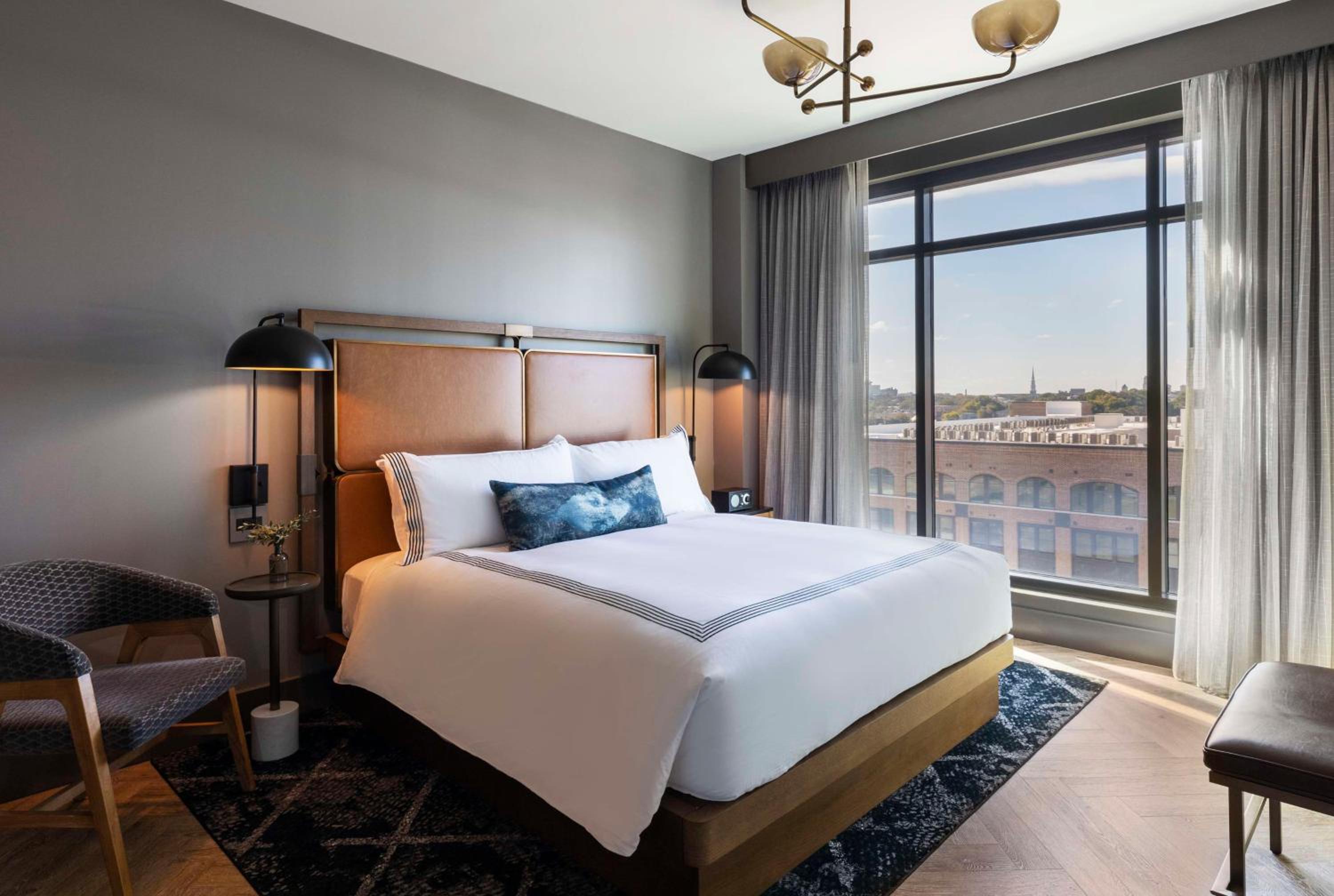 King Suite - Photo 1