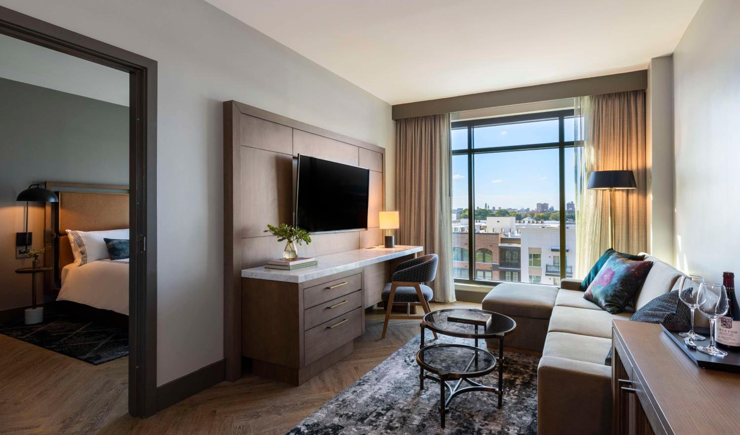 King Suite - Photo 4