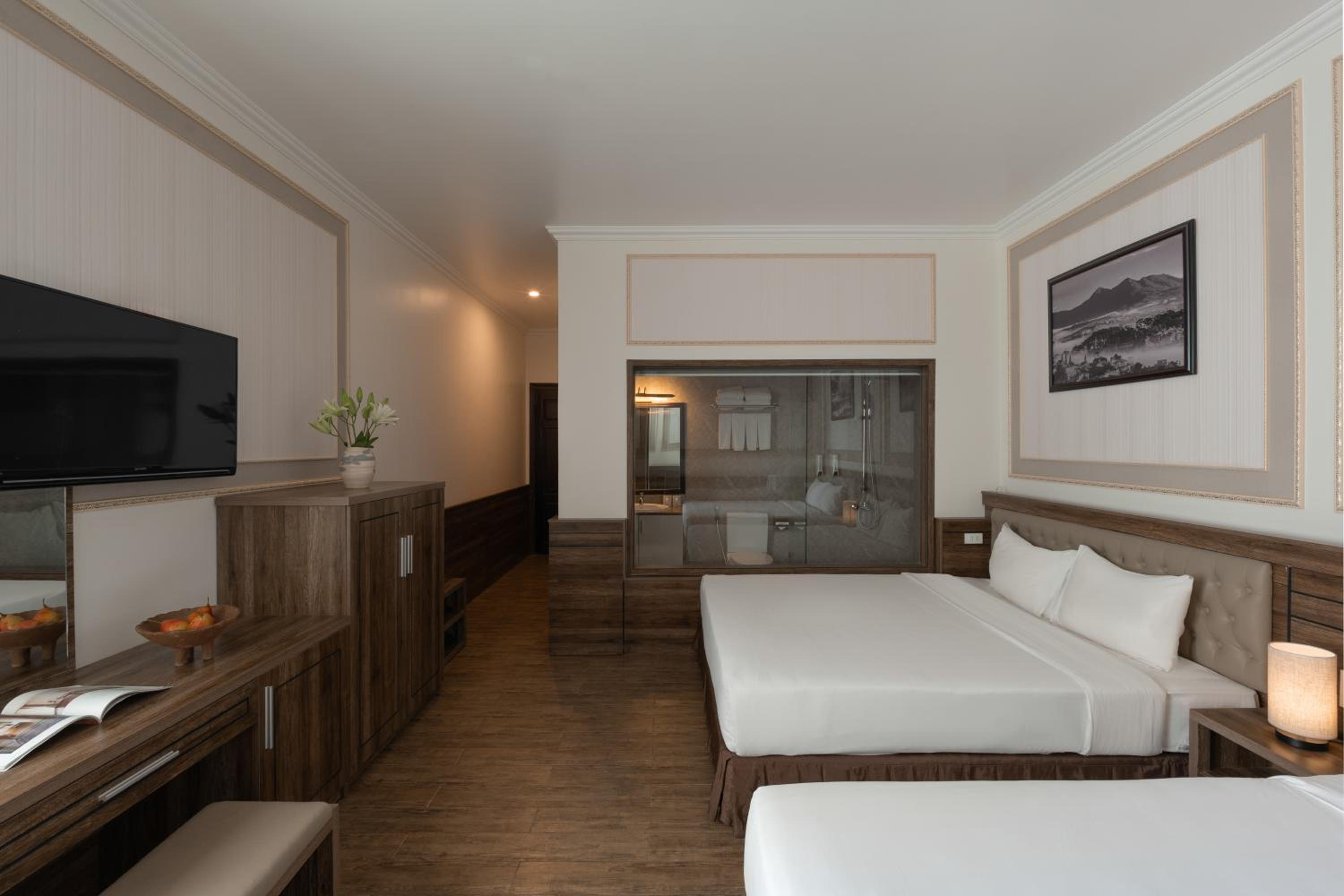 Superior Family Room - Photo 13
