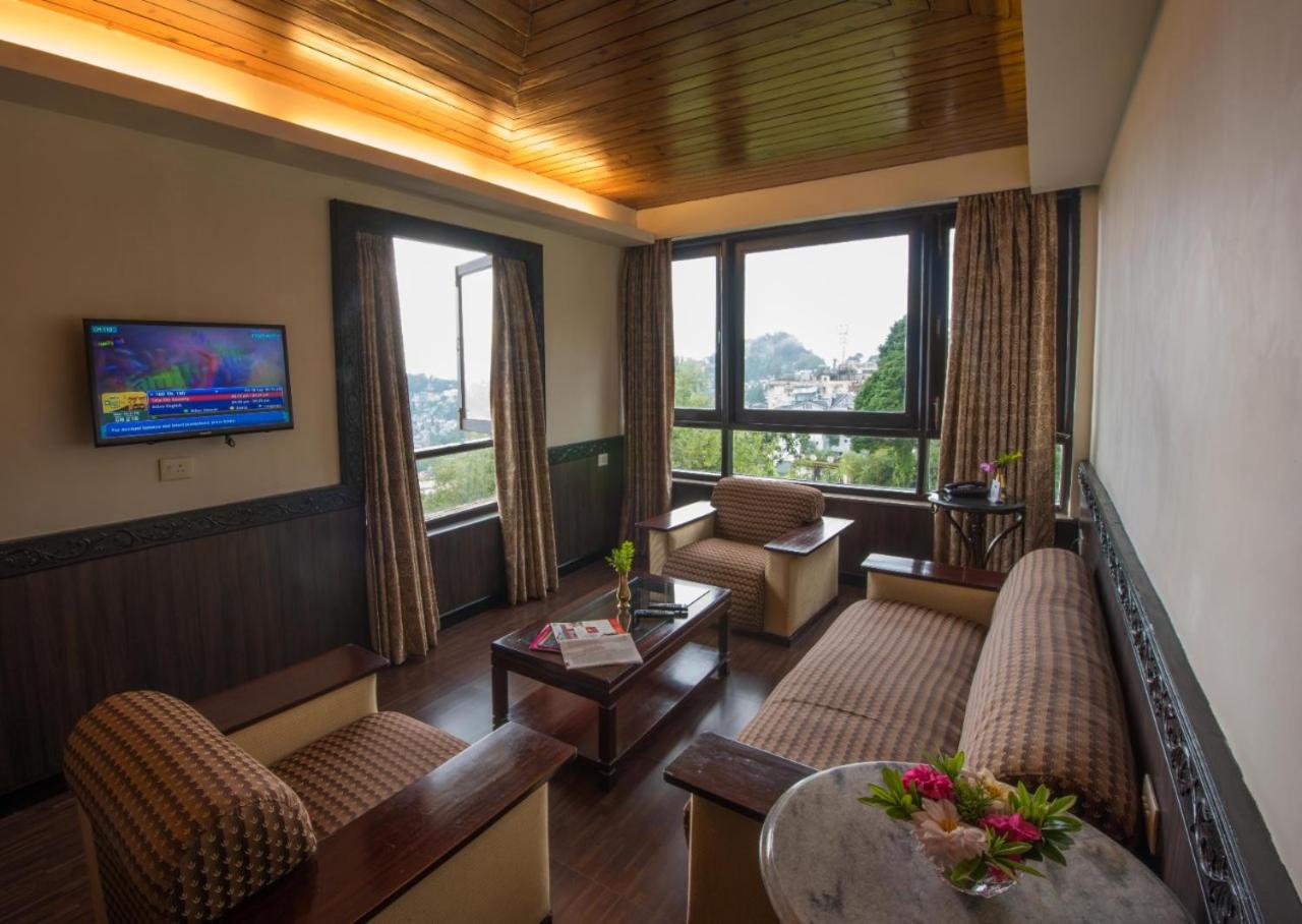 Double Room with Mountain View - Photo 1
