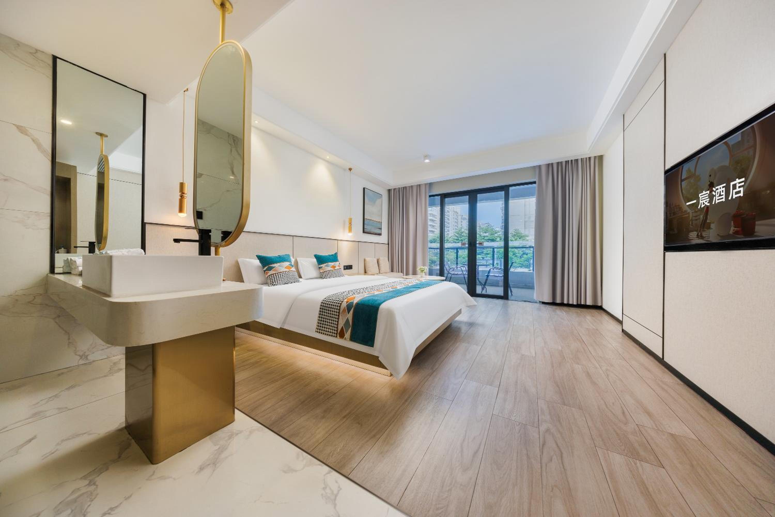 Double Room with Balcony photo 3