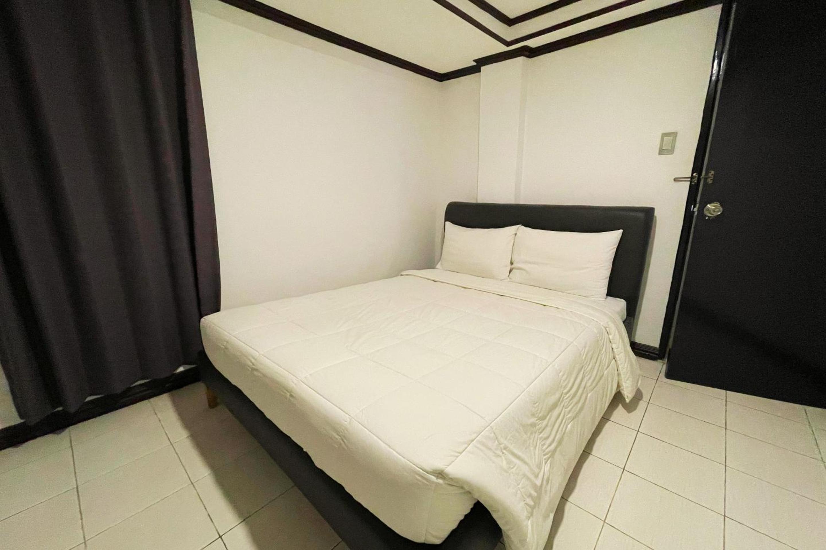 Budget Double Room photo 2