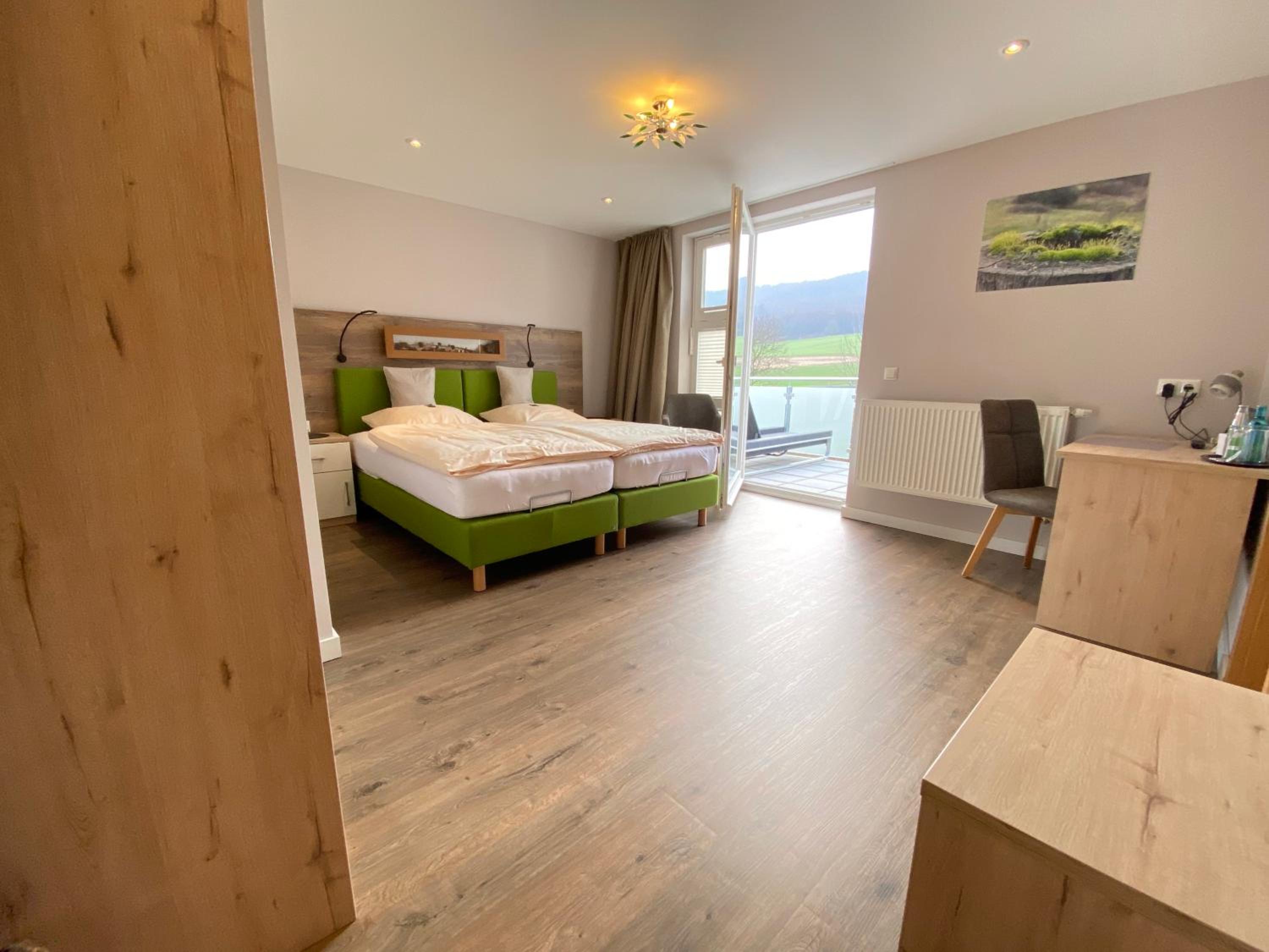 Double or Twin Room with Balcony - Photo 1