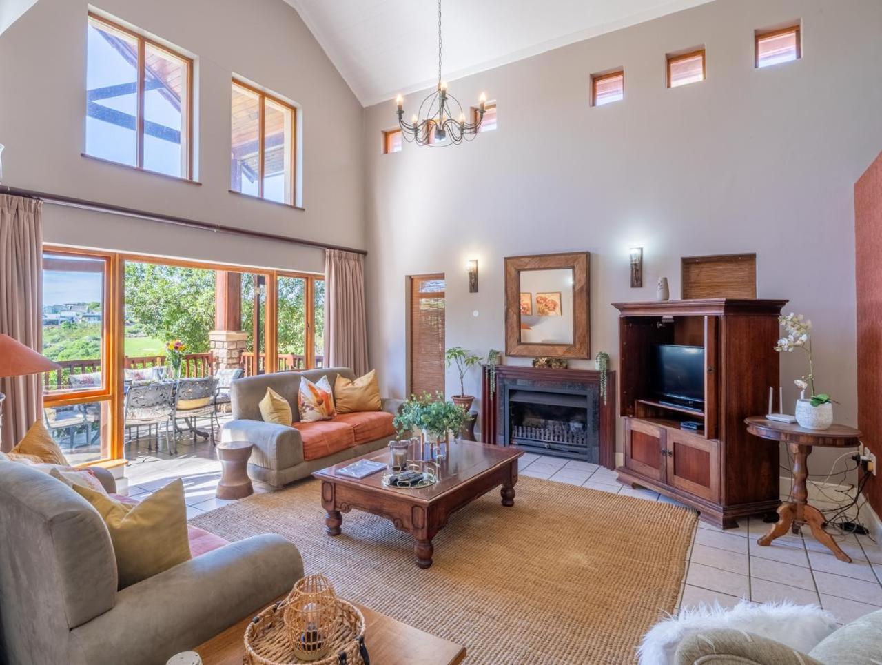 Three-Bedroom House photo 1