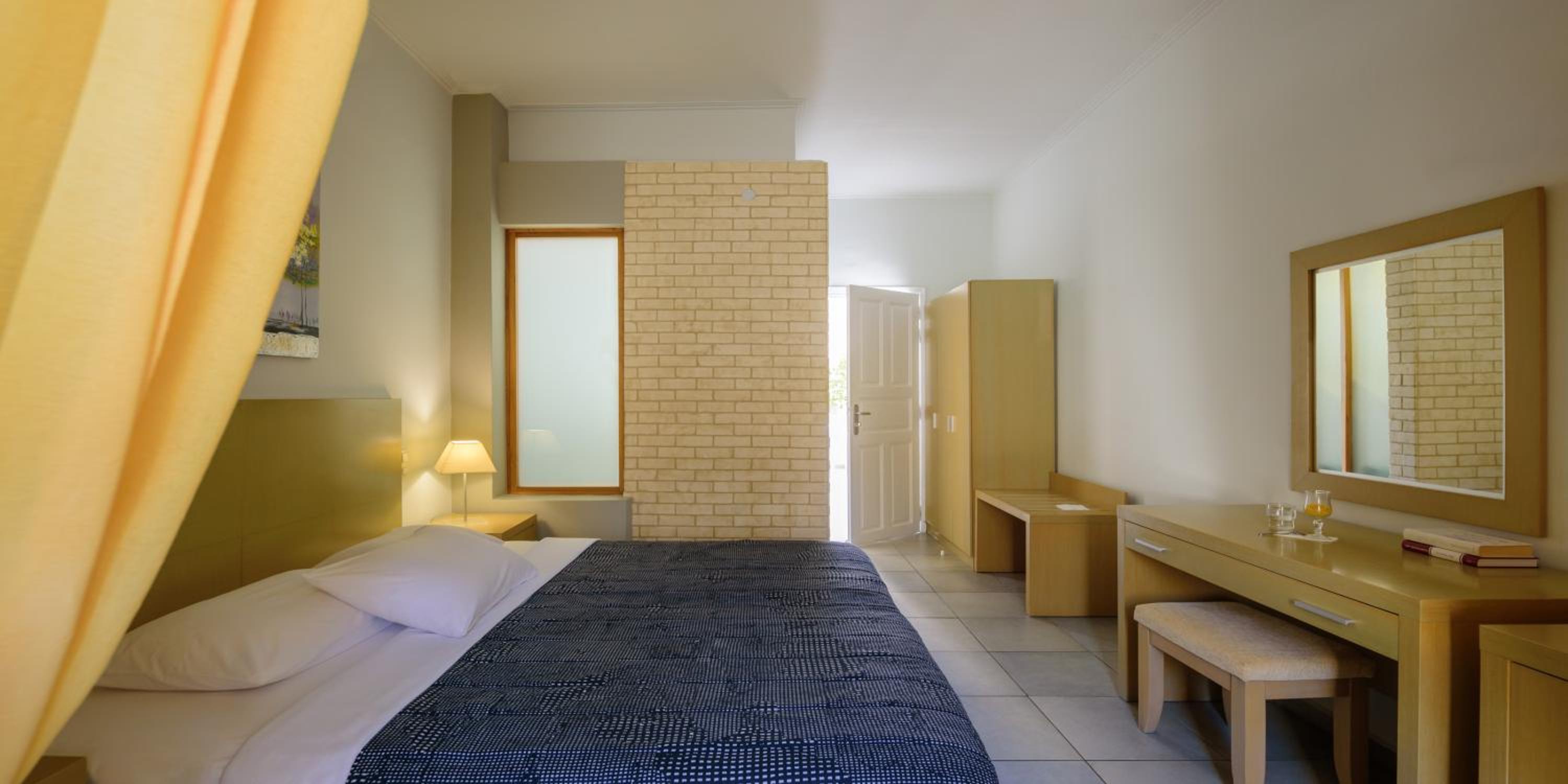 Economy Double Room - Photo 11