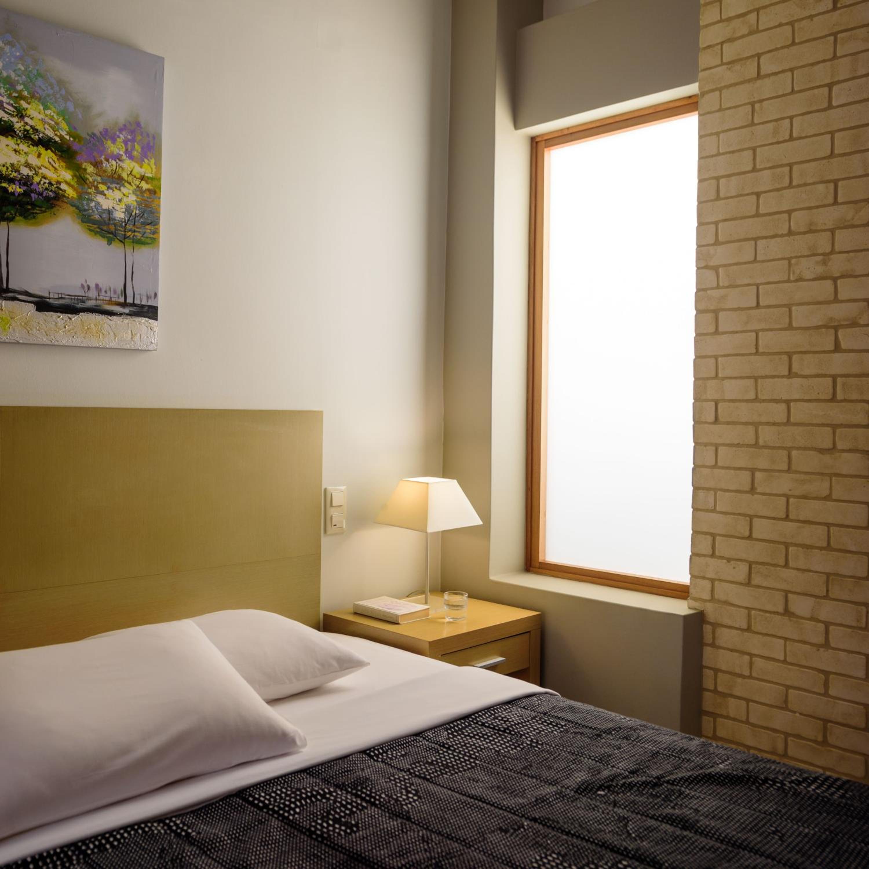 Economy Double Room - Photo 10