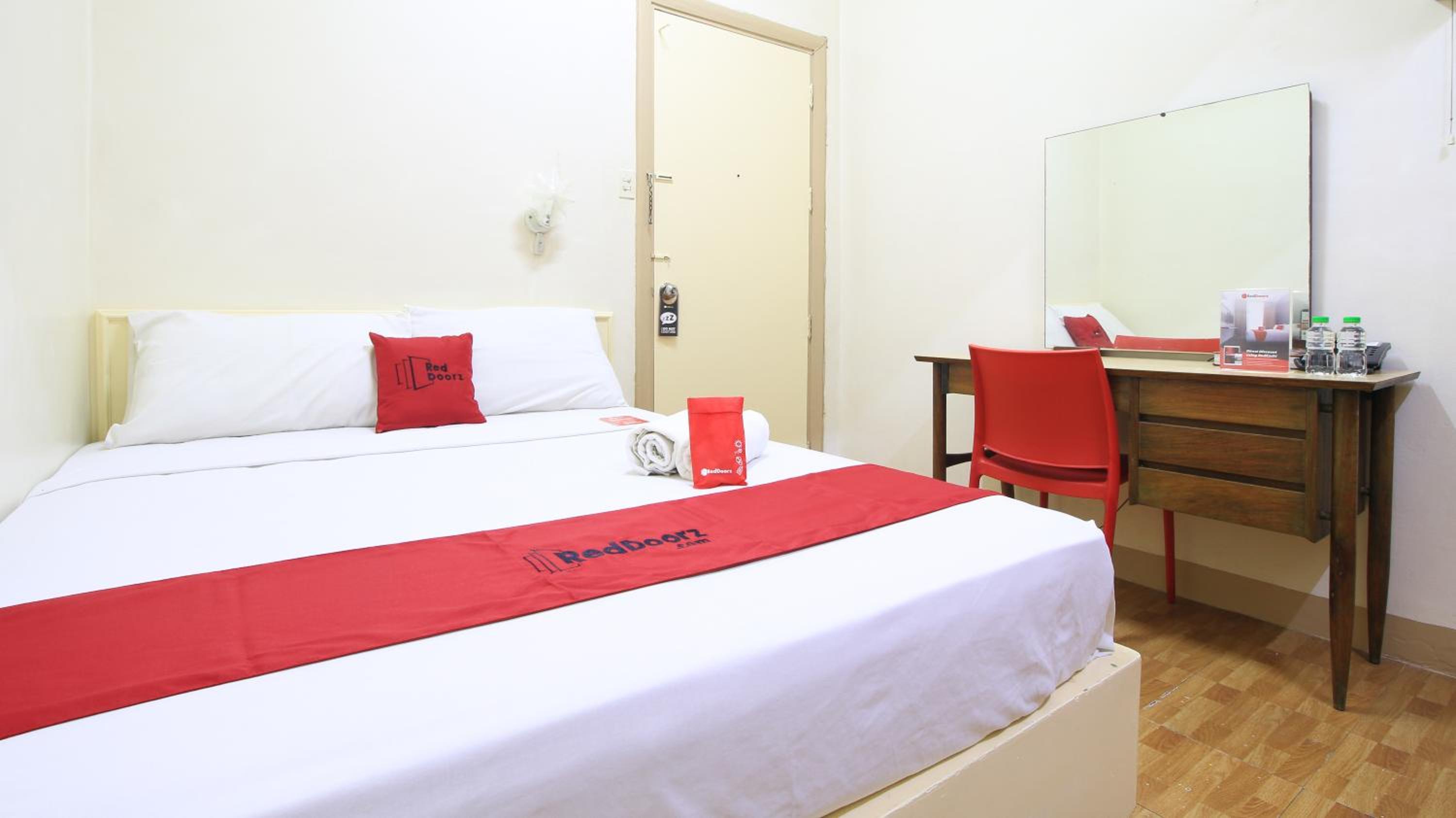 Deluxe Room - Photo 1