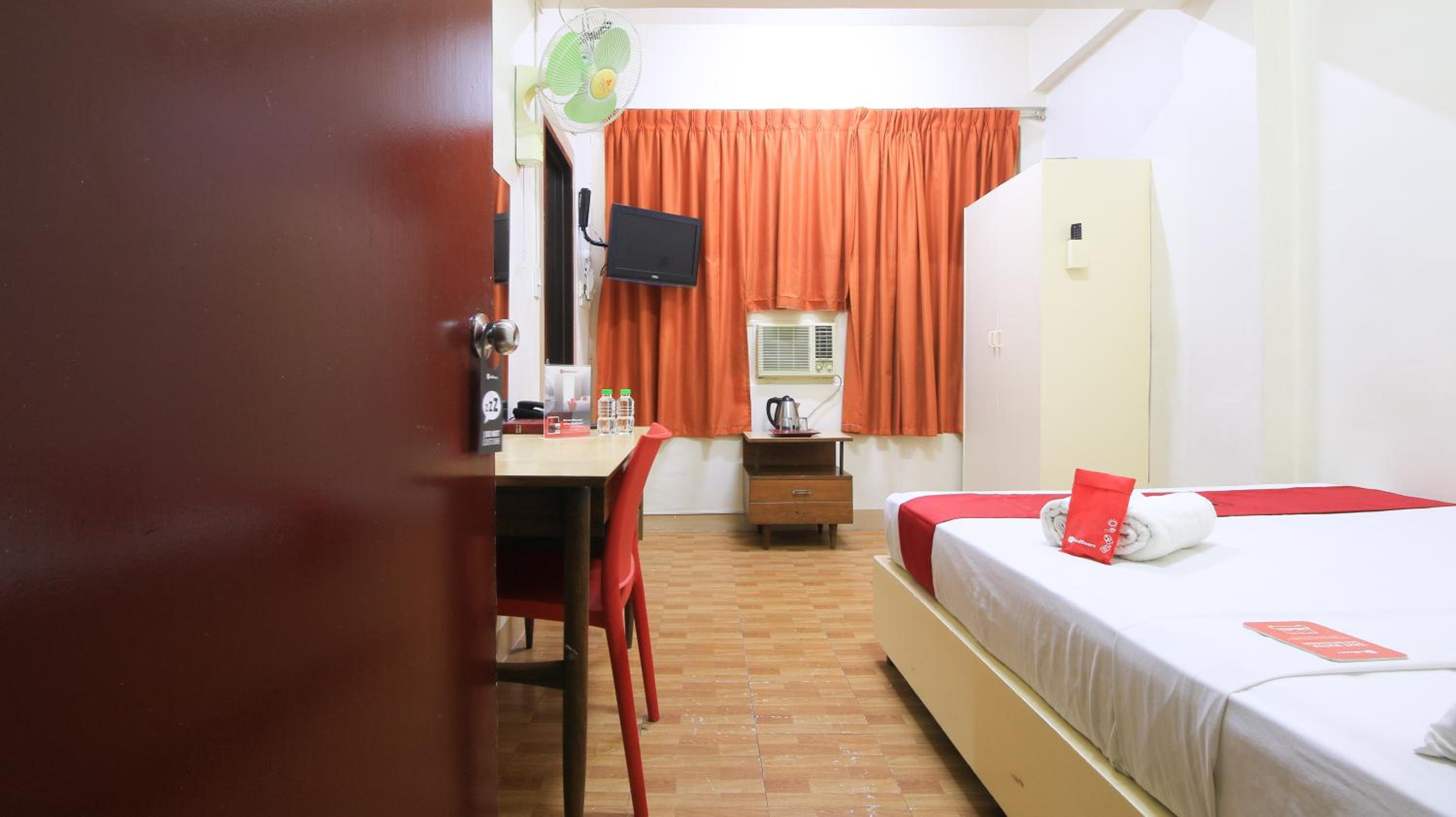 Deluxe Room - Photo 5