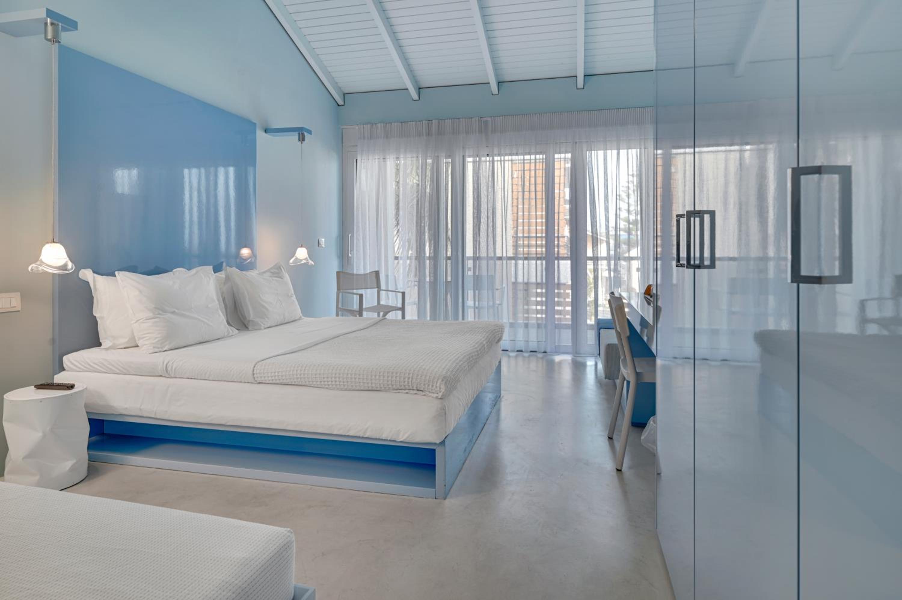 Superior Room with Side Sea View  photo 2