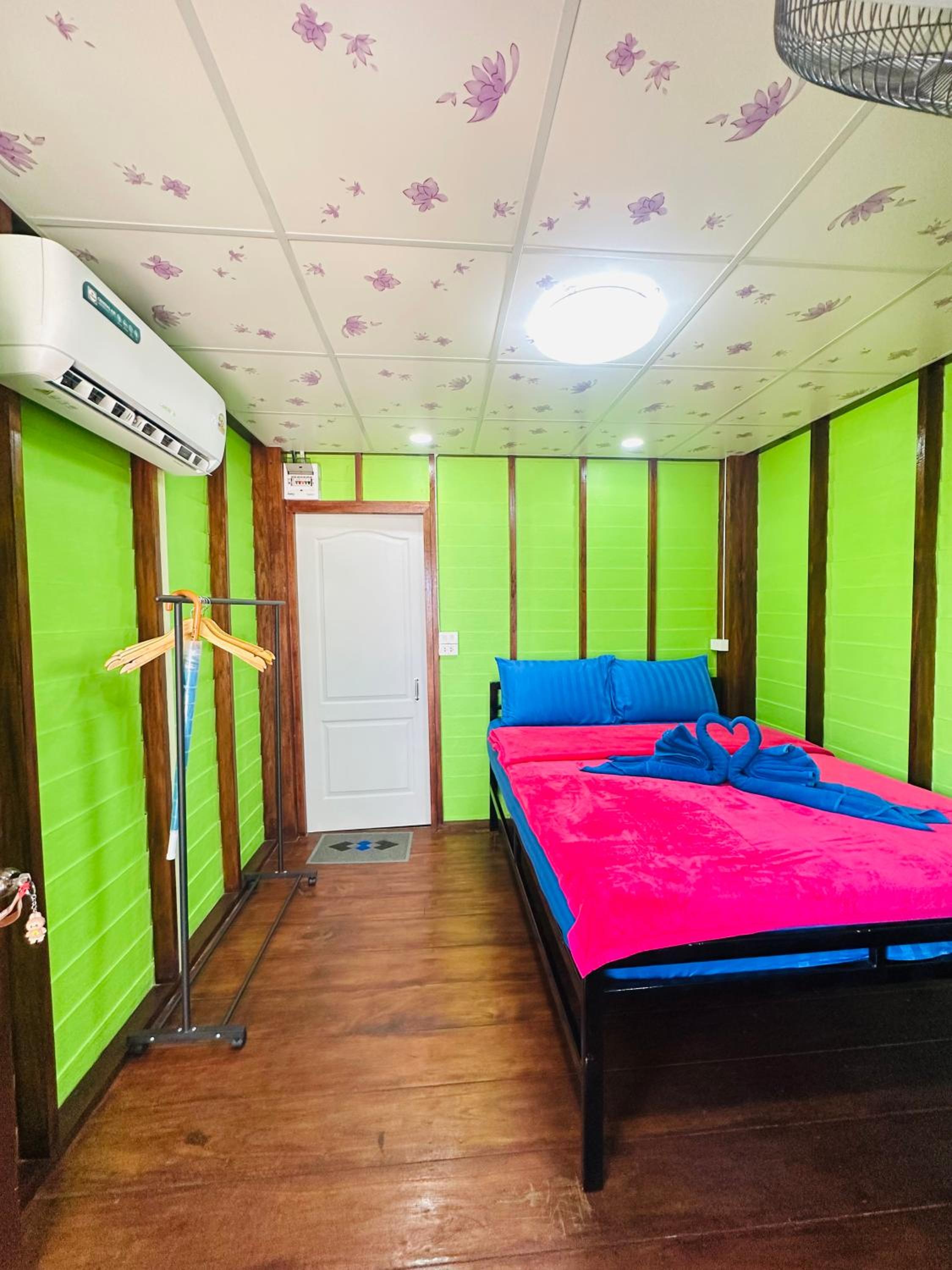 Standard Double Room - Photo 10